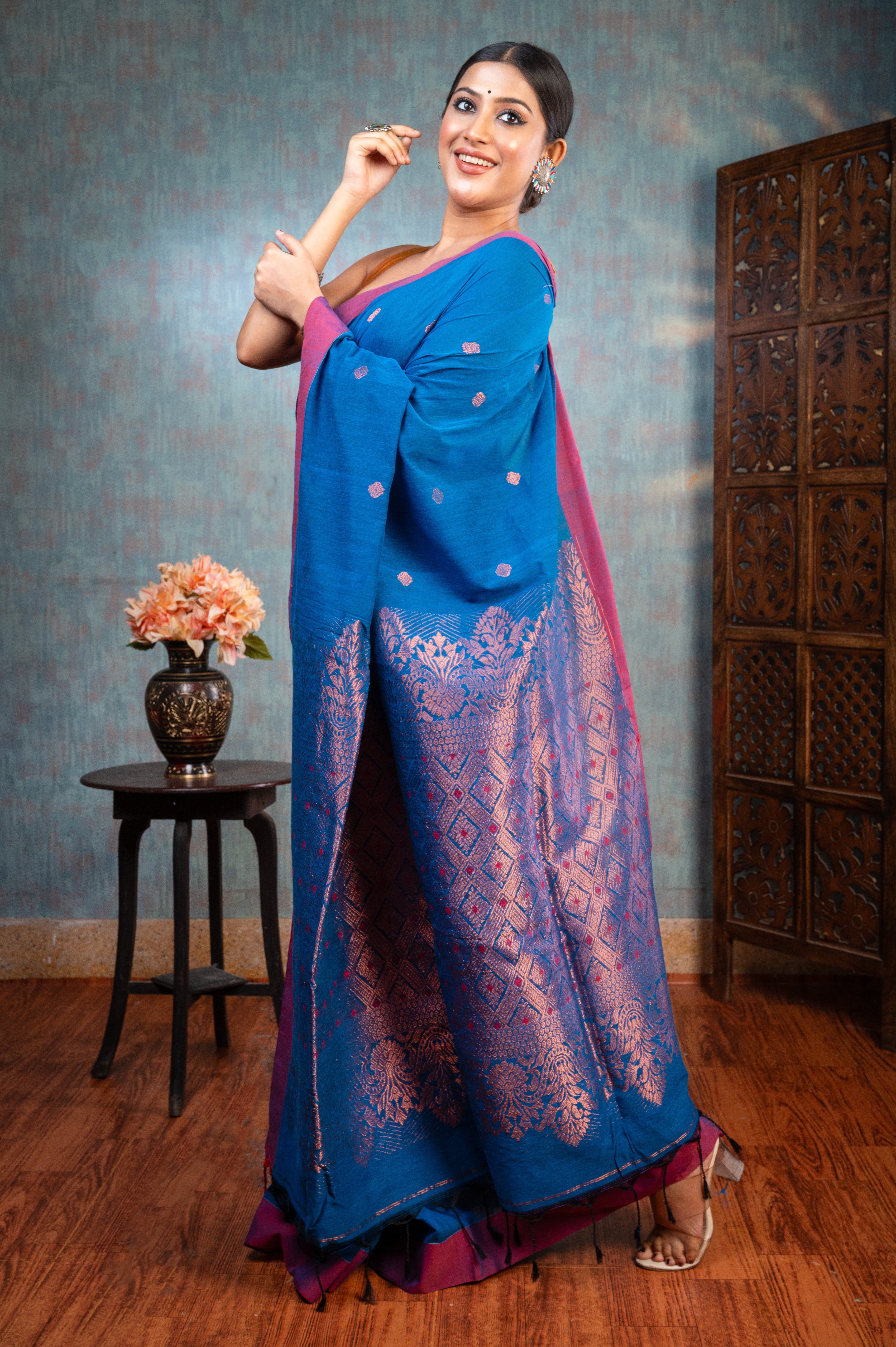 Women's Cerulean Blue Pure Handloom Cotton Saree With Copper Woven Motifs And Border - Aanika