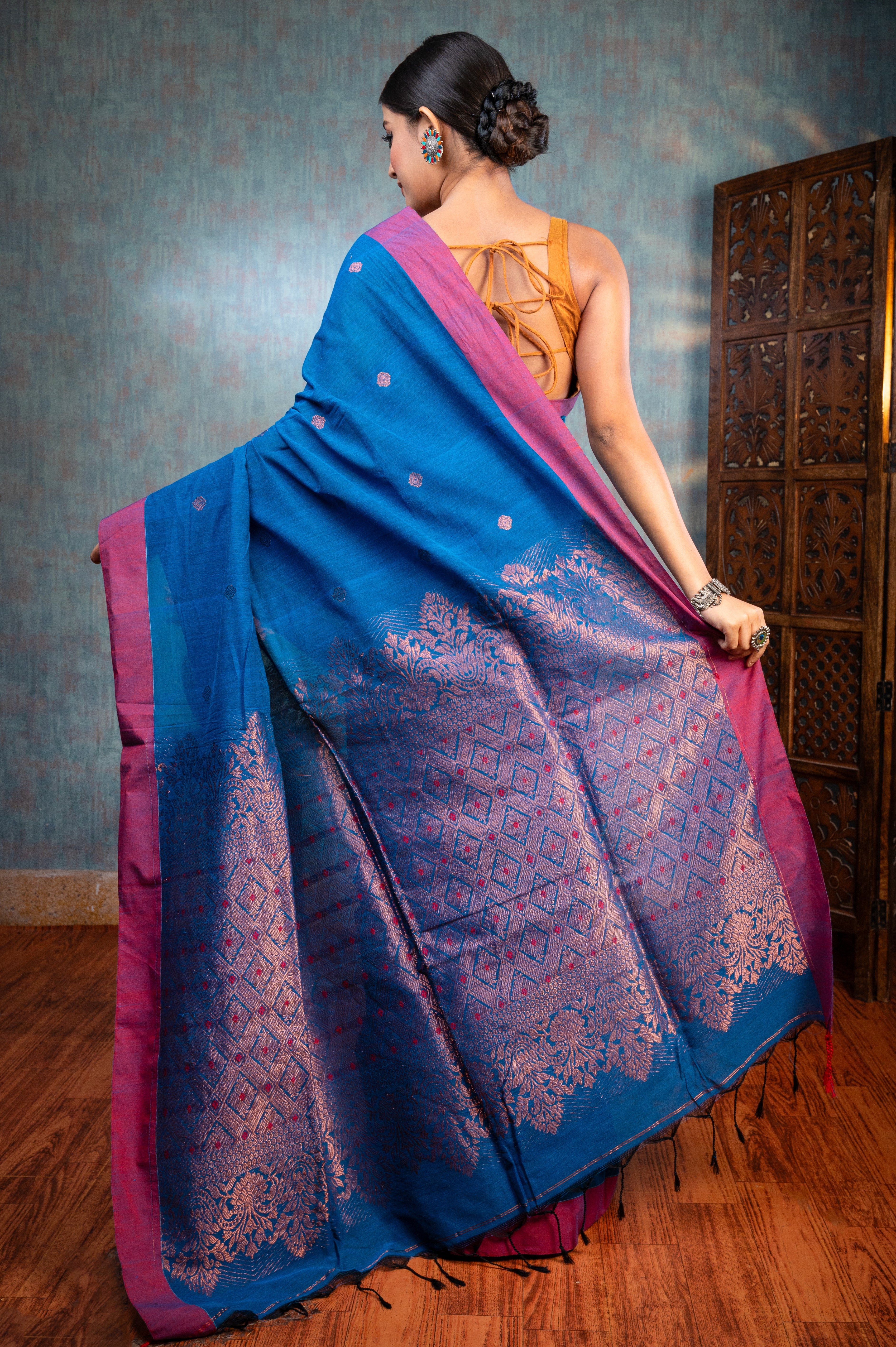 Women's Cerulean Blue Pure Handloom Cotton Saree With Copper Woven Motifs And Border - Aanika