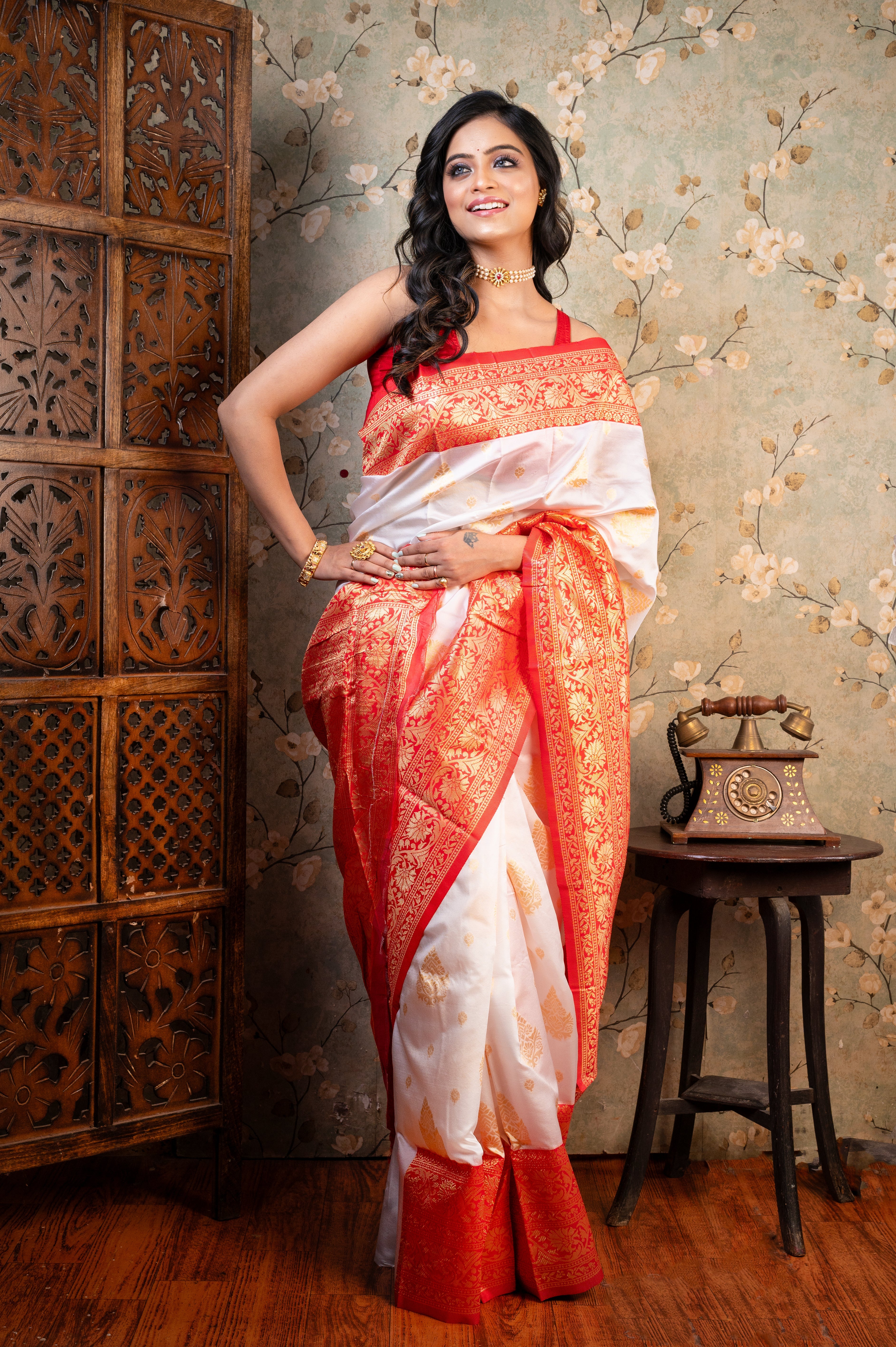 Women's Off-white Soft Silk Saree With Red Border And Pallu - Aanika