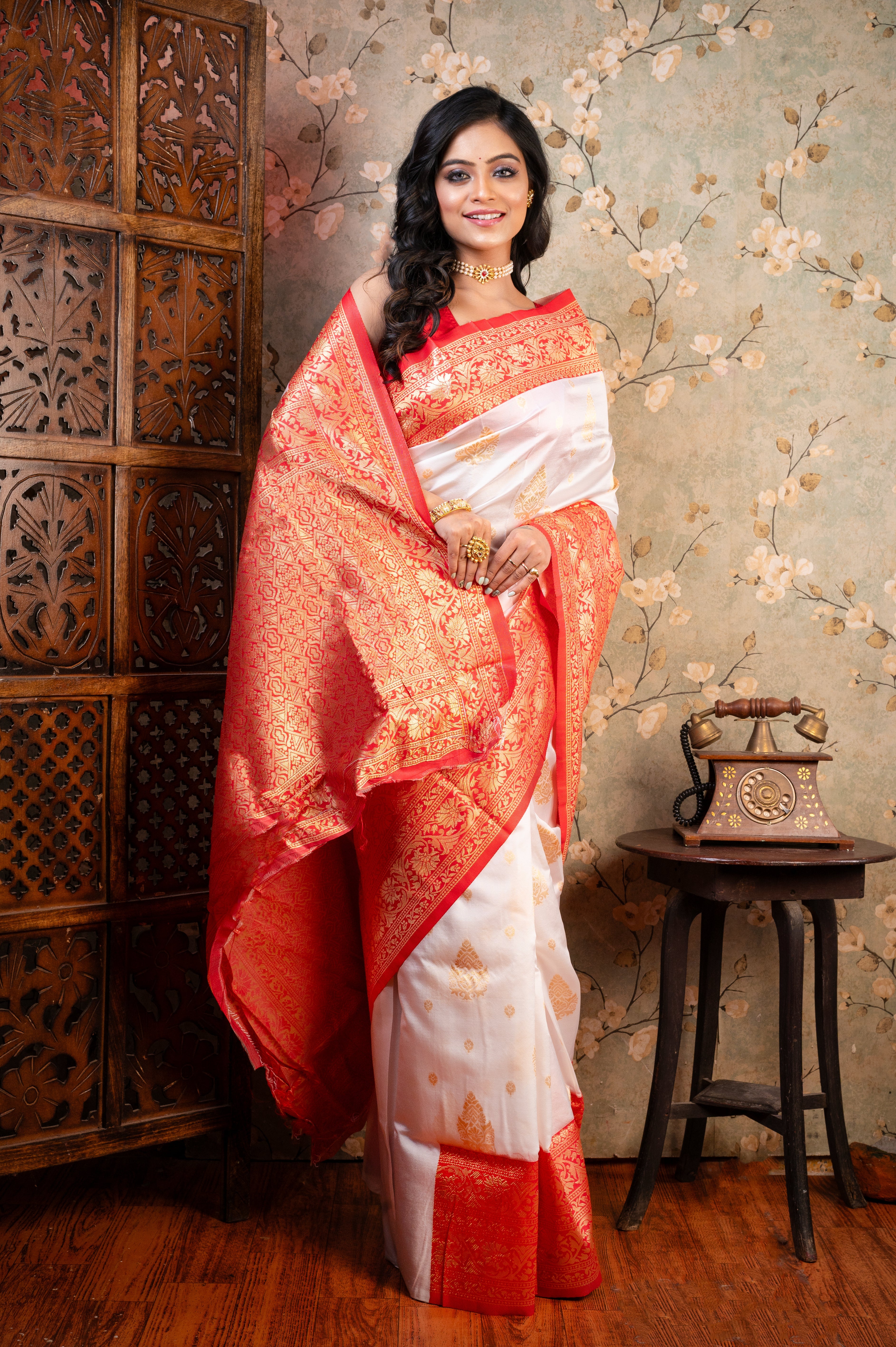 Women's Off-white Soft Silk Saree With Red Border And Pallu - Aanika