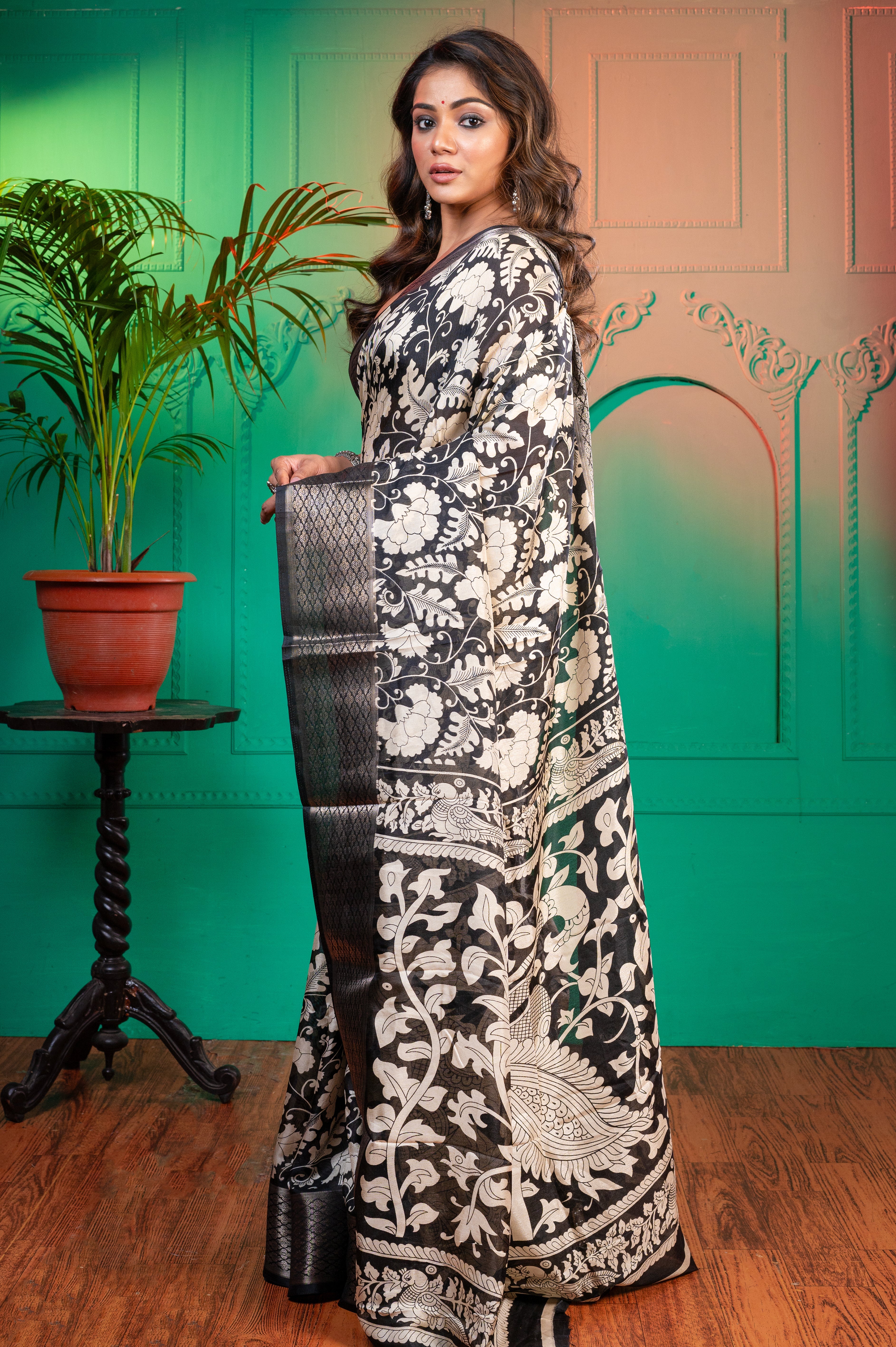 Women's Black Soft Dola Silk Saree With Patola Block Print - Aanika