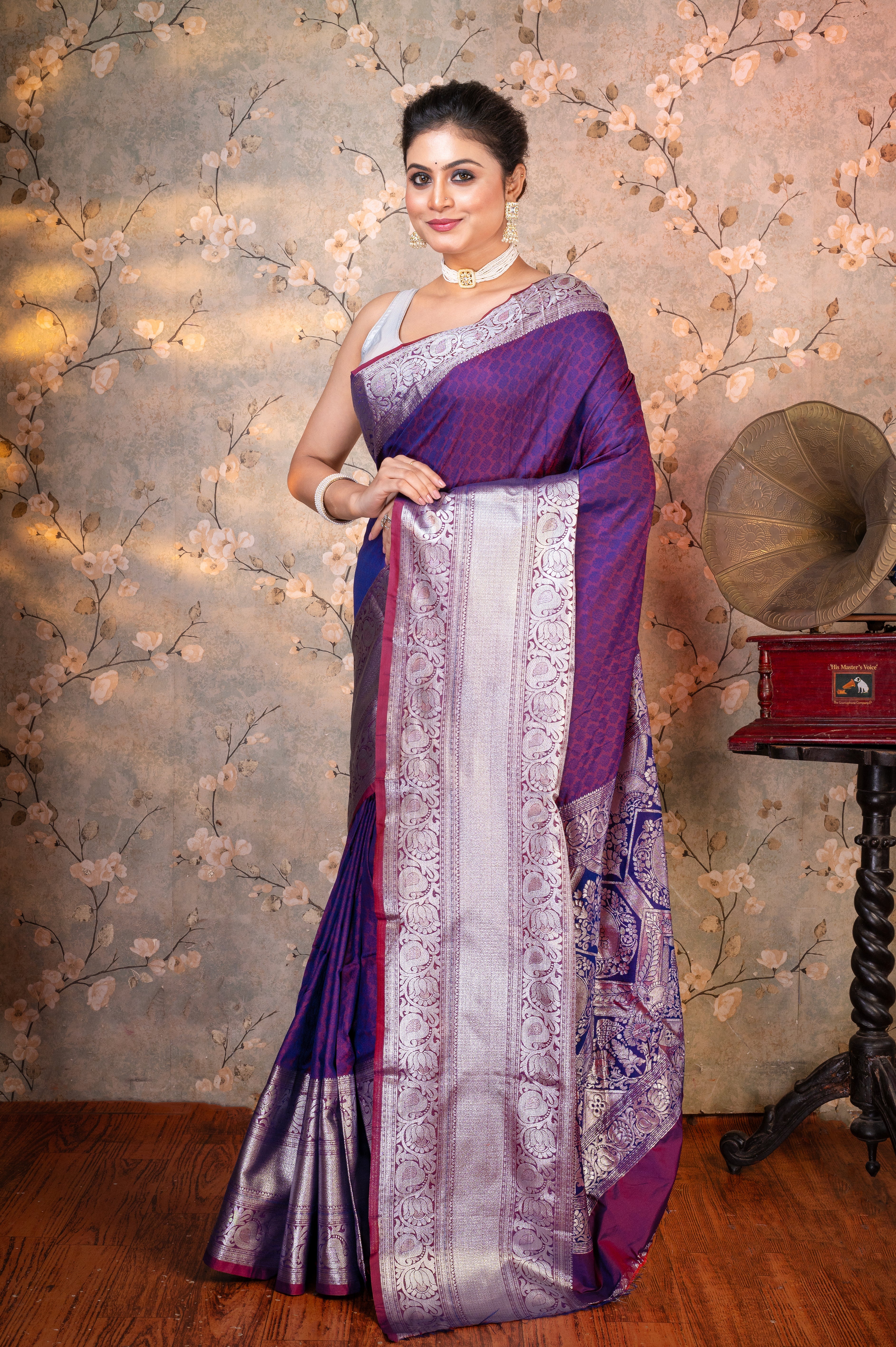 Women's Violet Banarasi Silk Saree With Contrasting Border And Pallu - Aanika