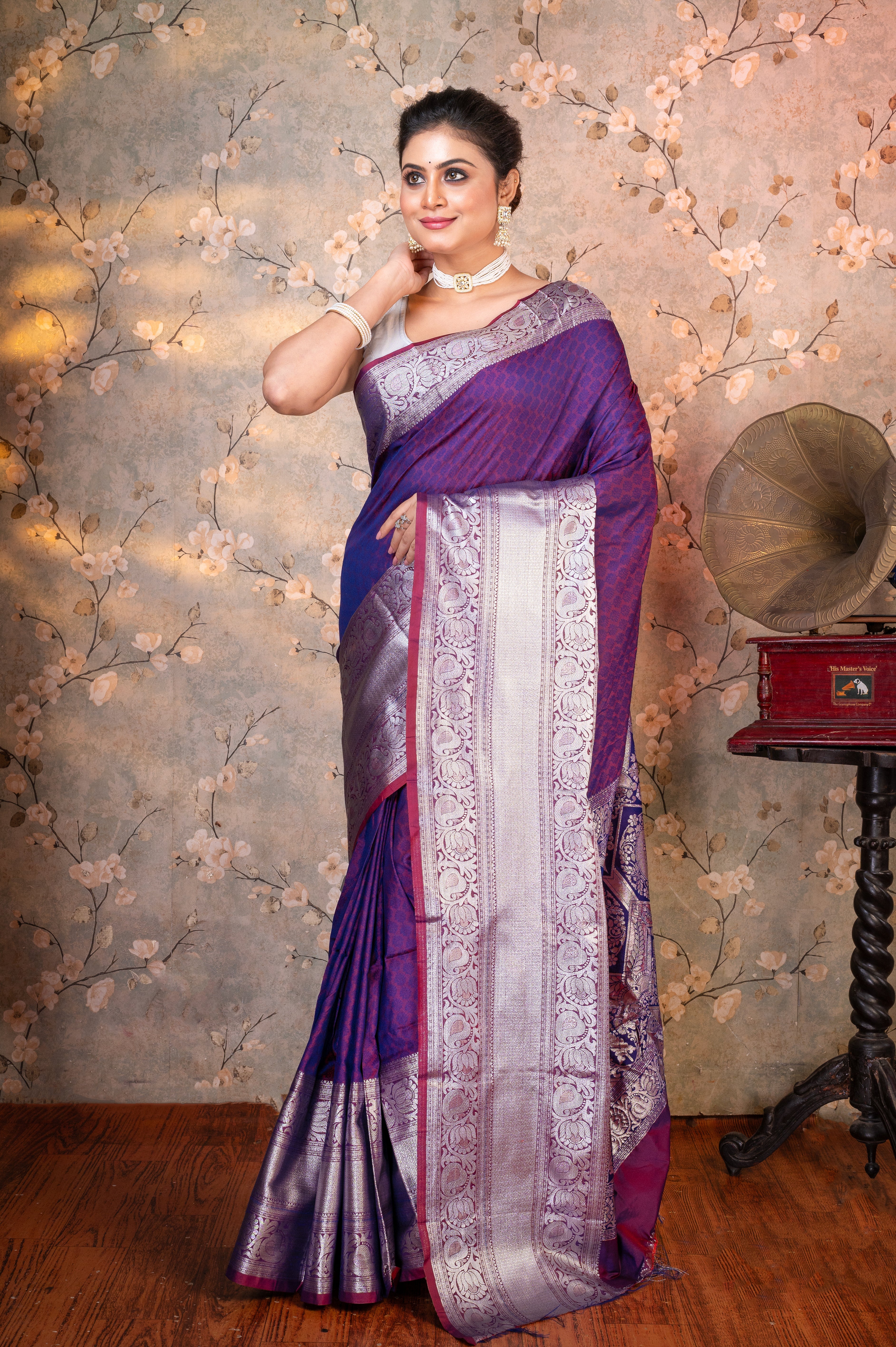 Women's Violet Banarasi Silk Saree With Contrasting Border And Pallu - Aanika