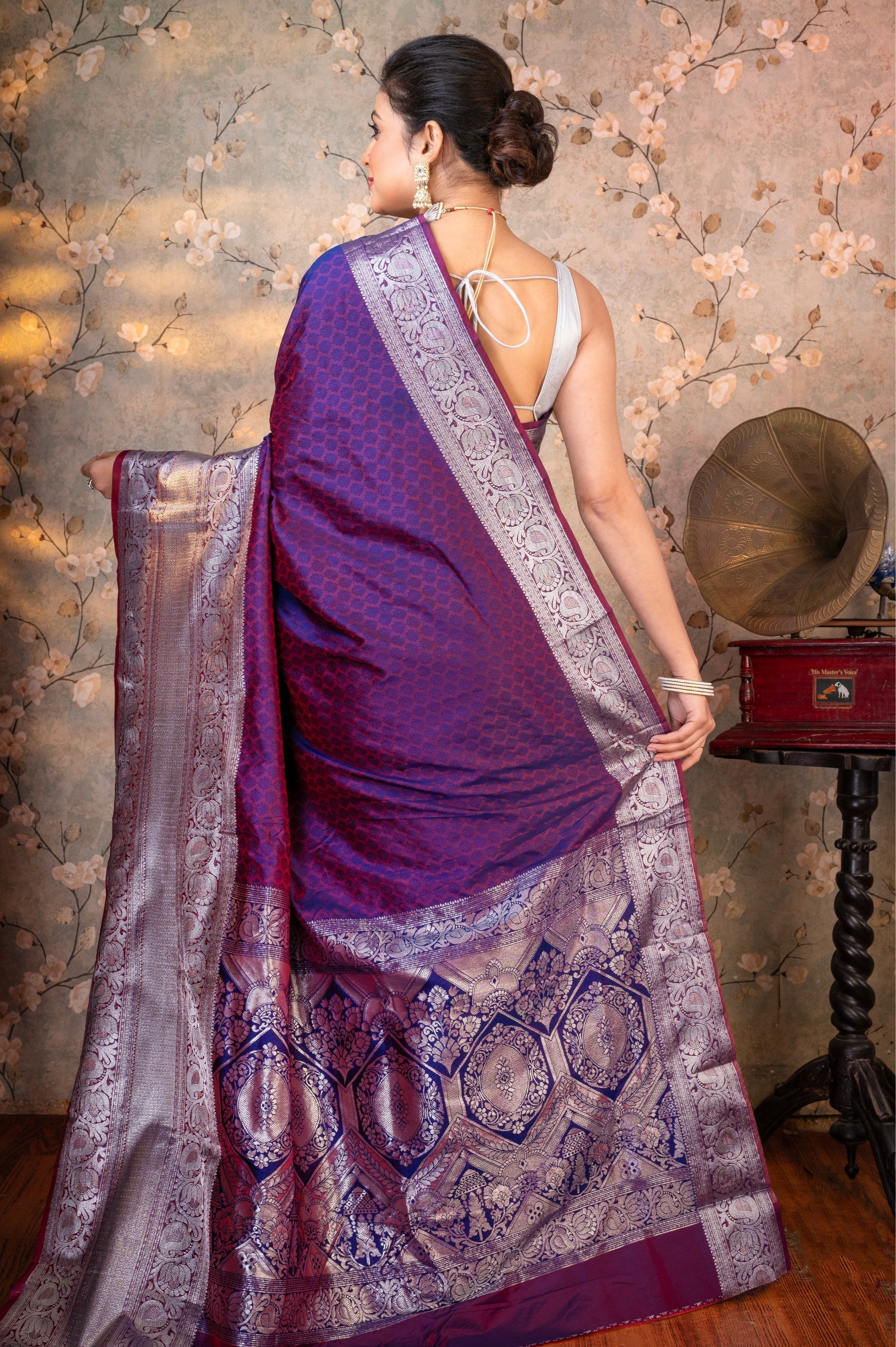 Women's Violet Banarasi Silk Saree With Contrasting Border And Pallu - Aanika