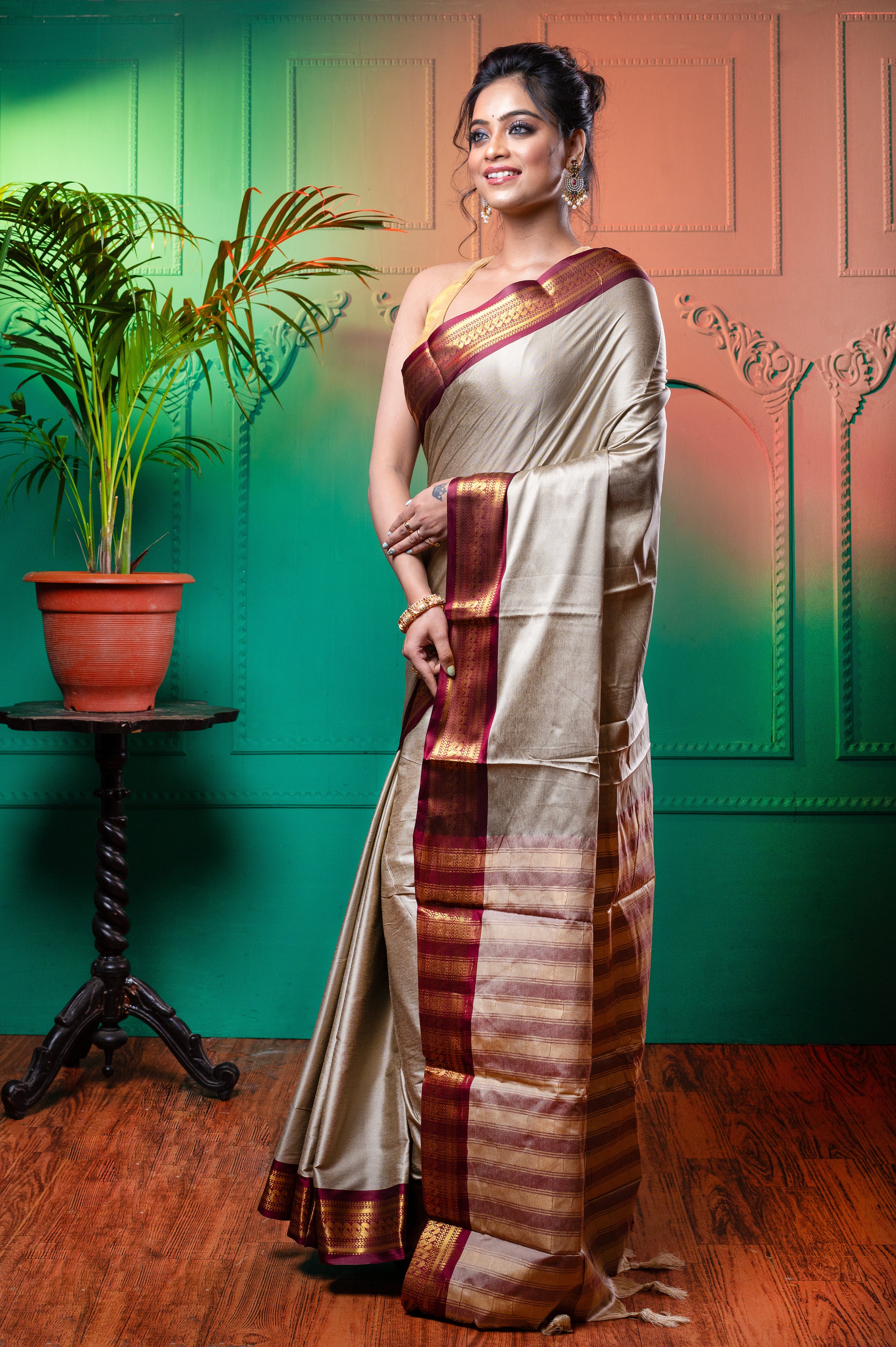 Women's Grey Aura Silk Saree With Contrasting Magenta And Golden Zari Border - Aanika