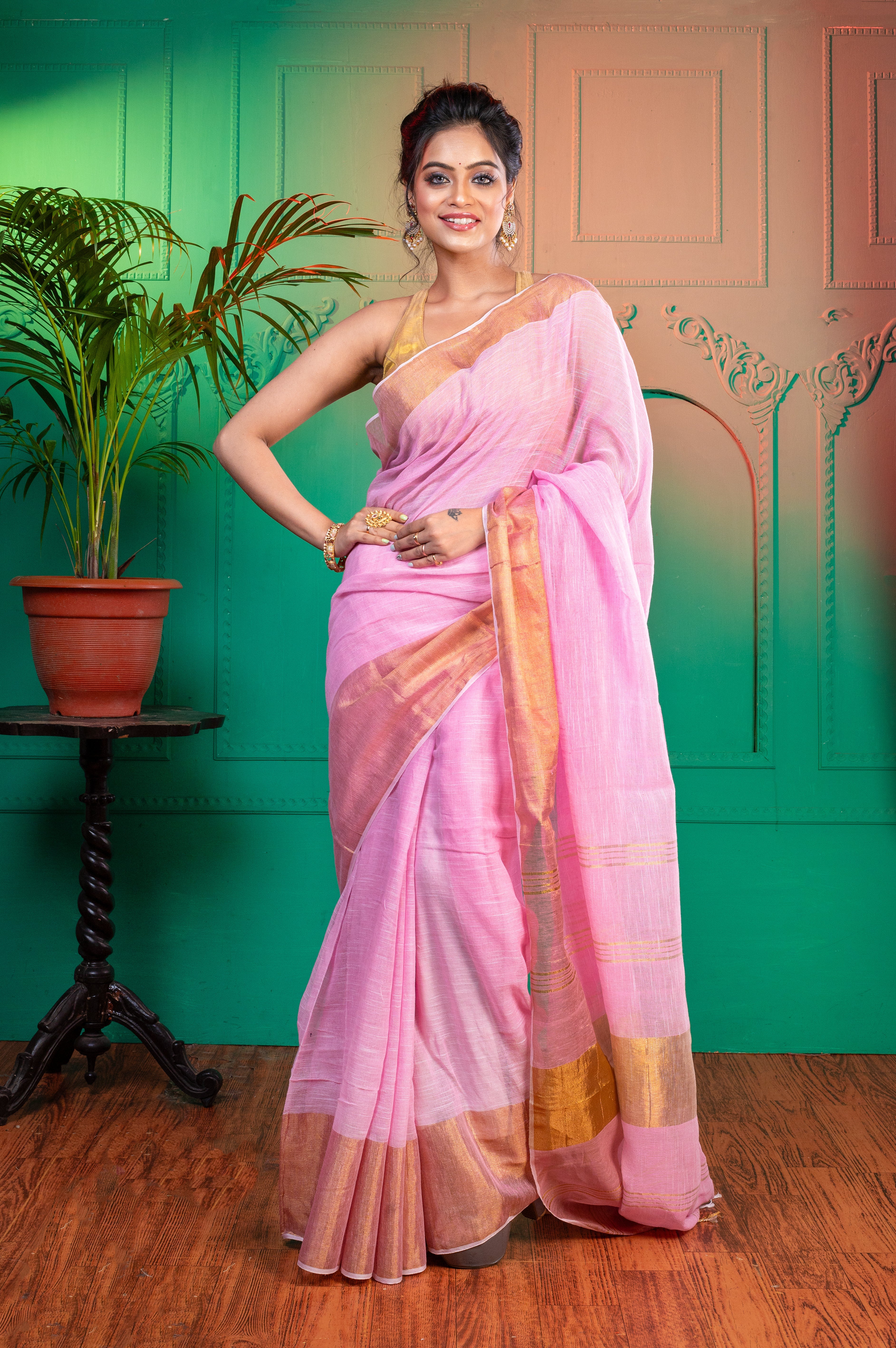 Women's Pink Pure Handloom Linen Saree With Golden Zari  Border And Pallu - Aanika