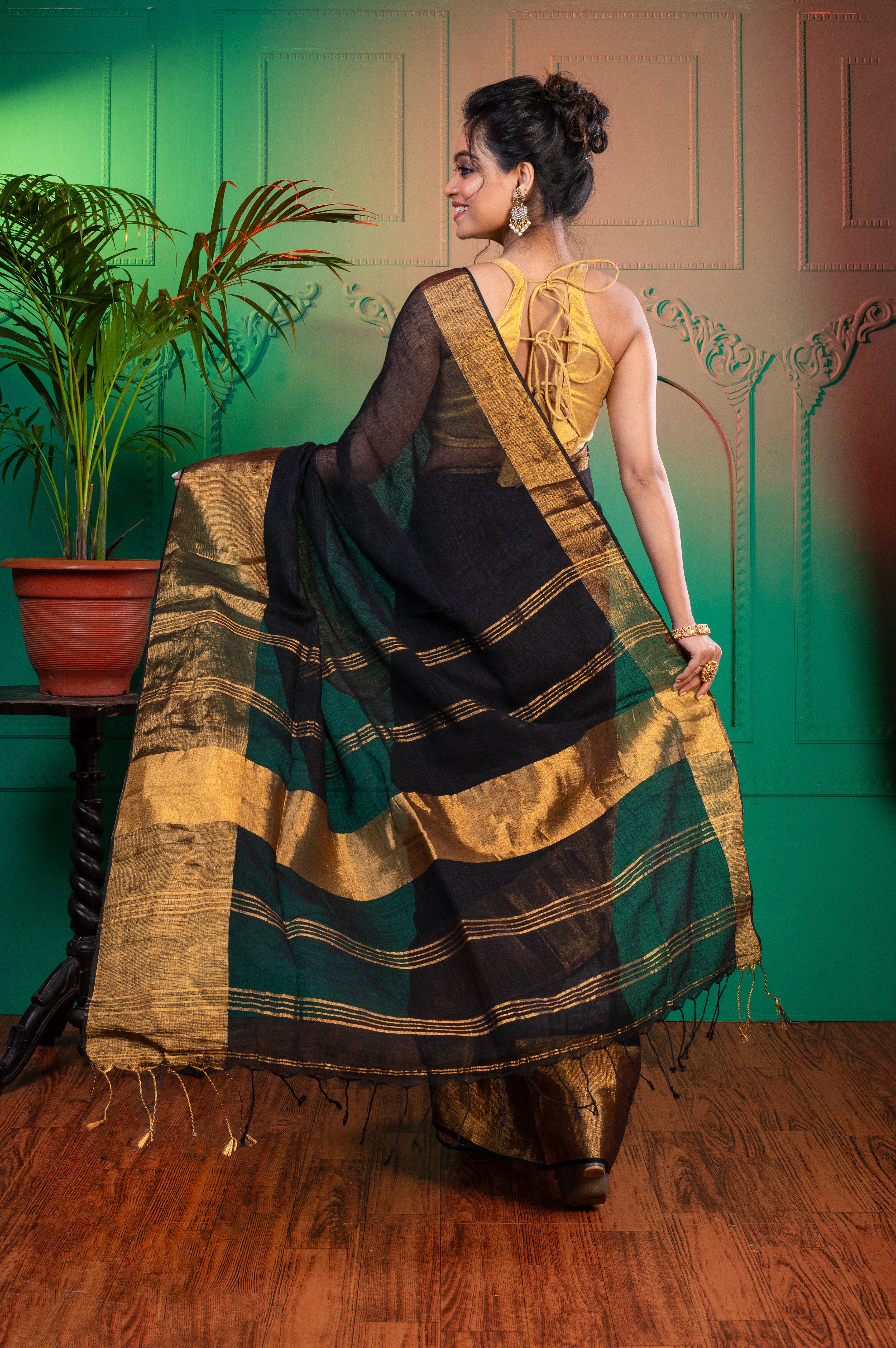 Women's Black Pure Handloom Linen Saree With Golden Zari  Border And Pallu - Aanika