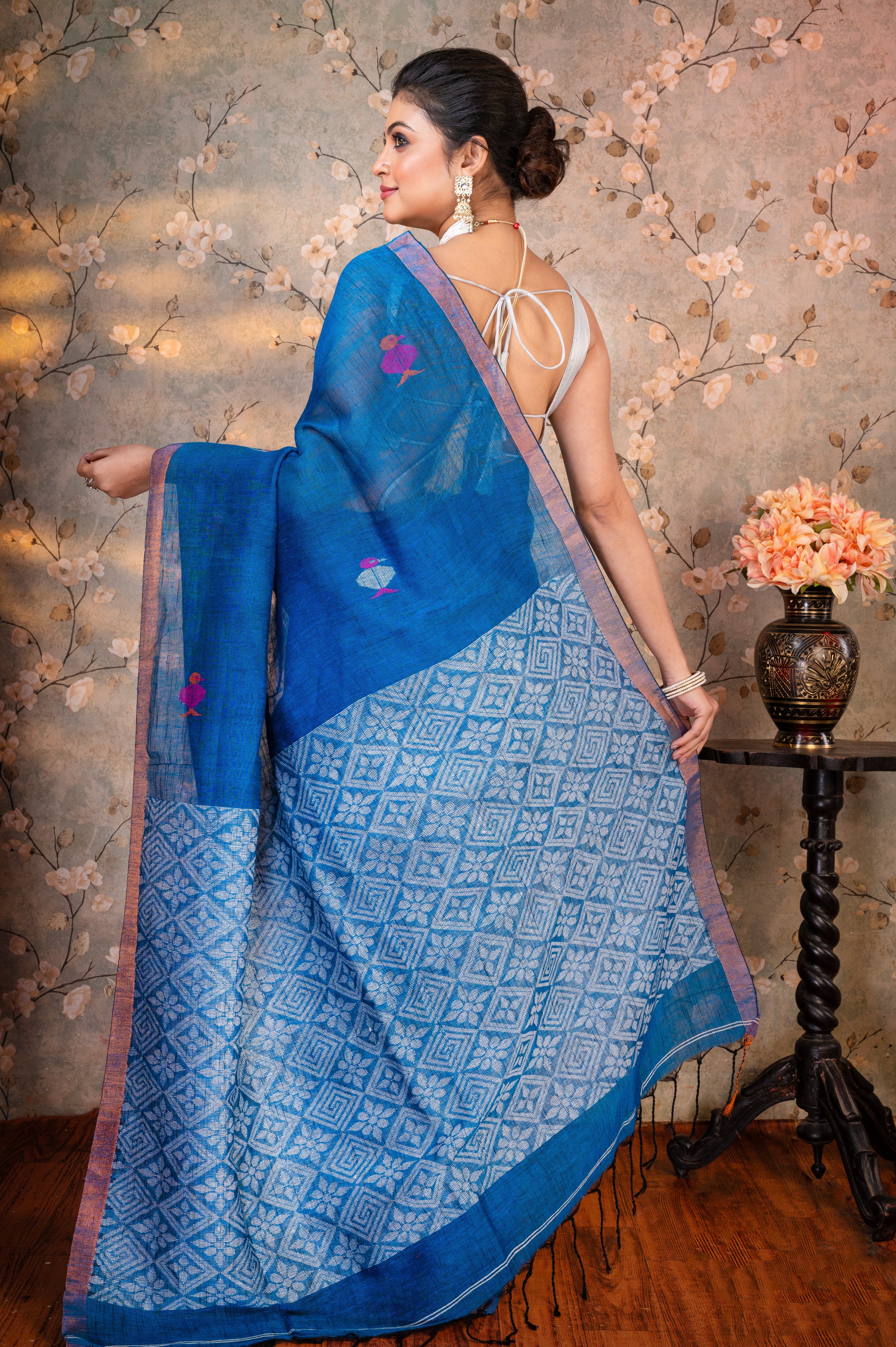 Women's Blue Pure Handloom Linen Saree With Multicolor Birds Woven Motifs - Aanika