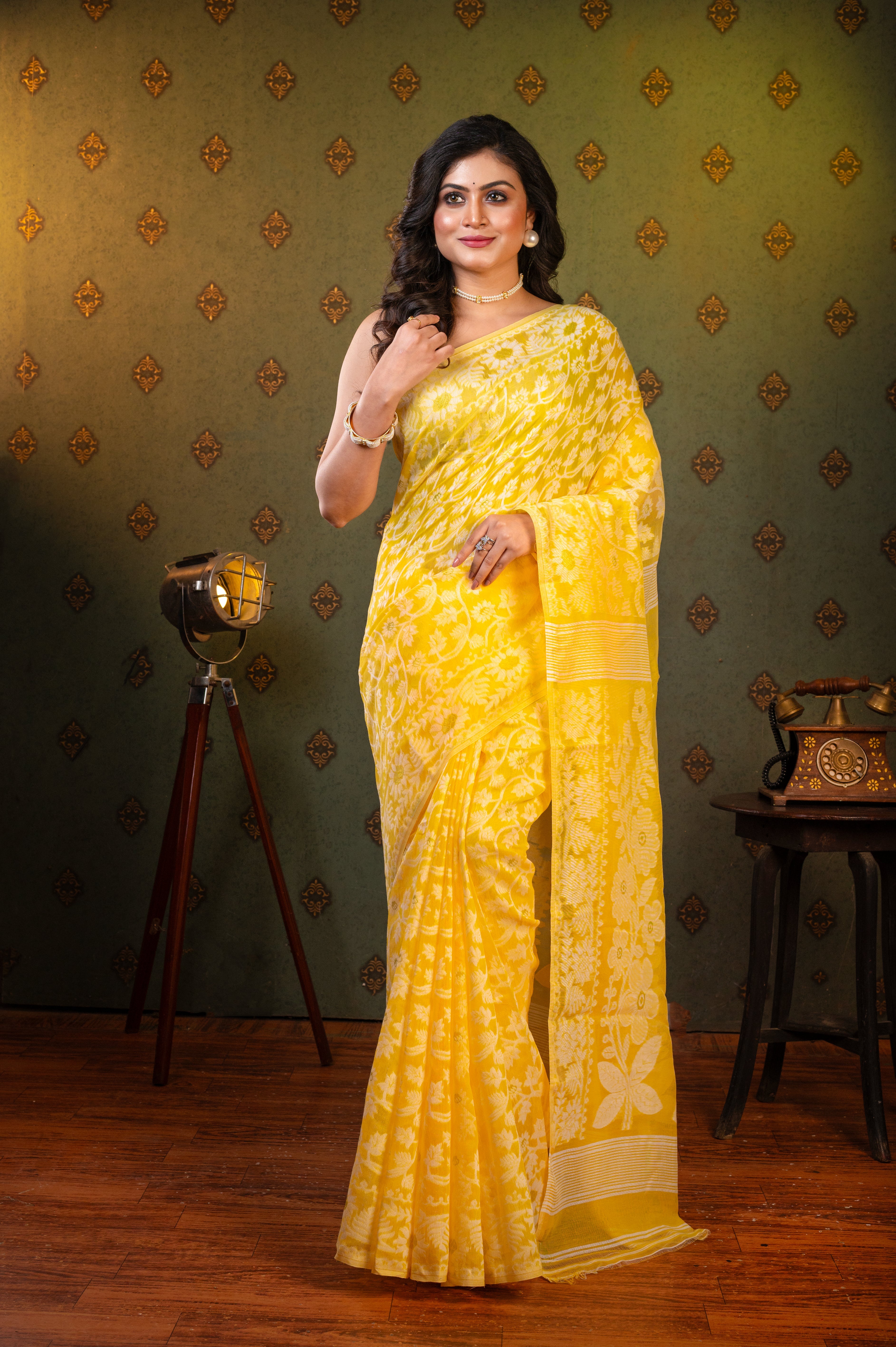 Women's Yellow Cotton Jamdani Saree With Off-white Floral Woven Motifs - Aanika