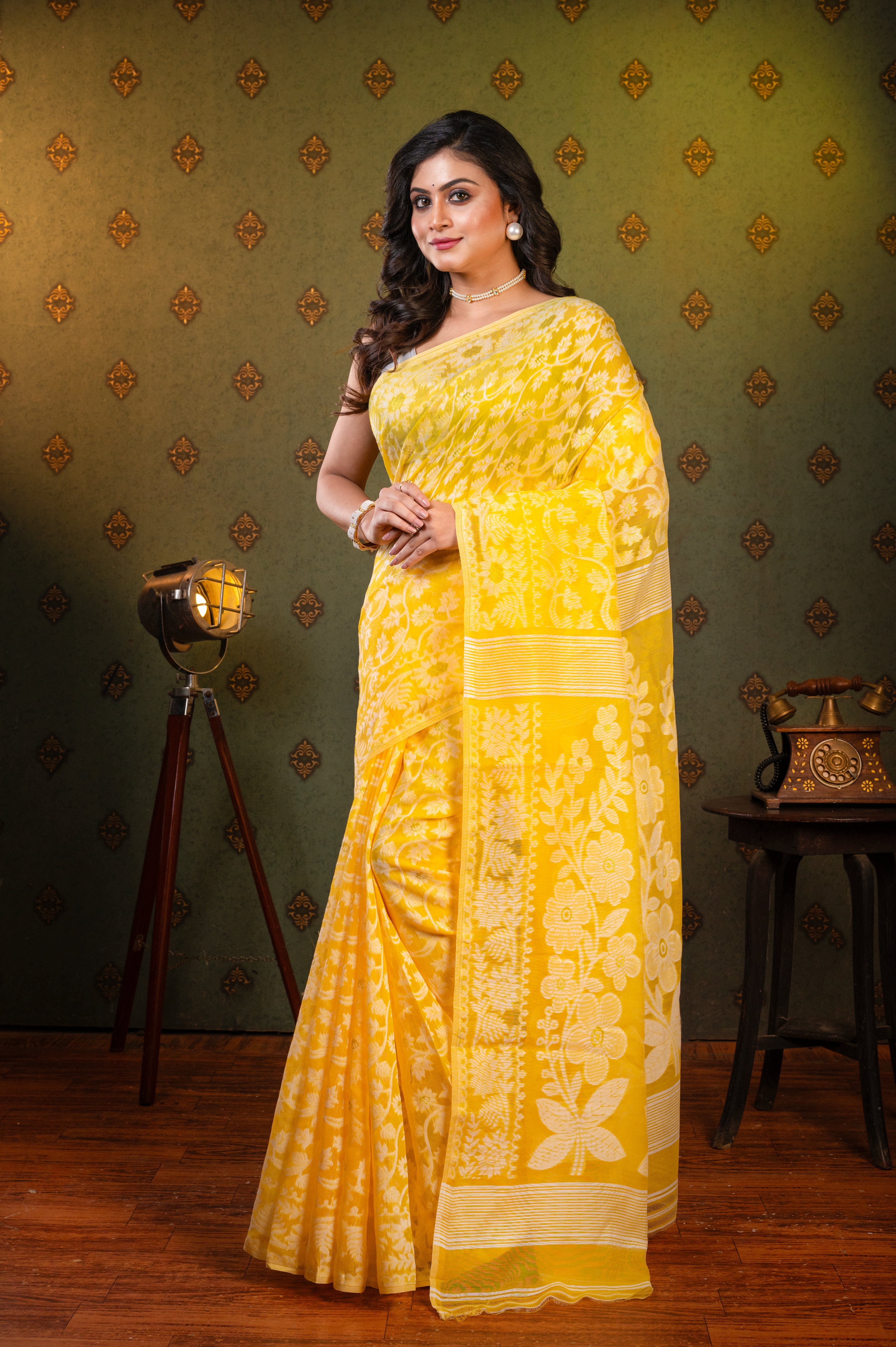 Women's Yellow Cotton Jamdani Saree With Off-white Floral Woven Motifs - Aanika