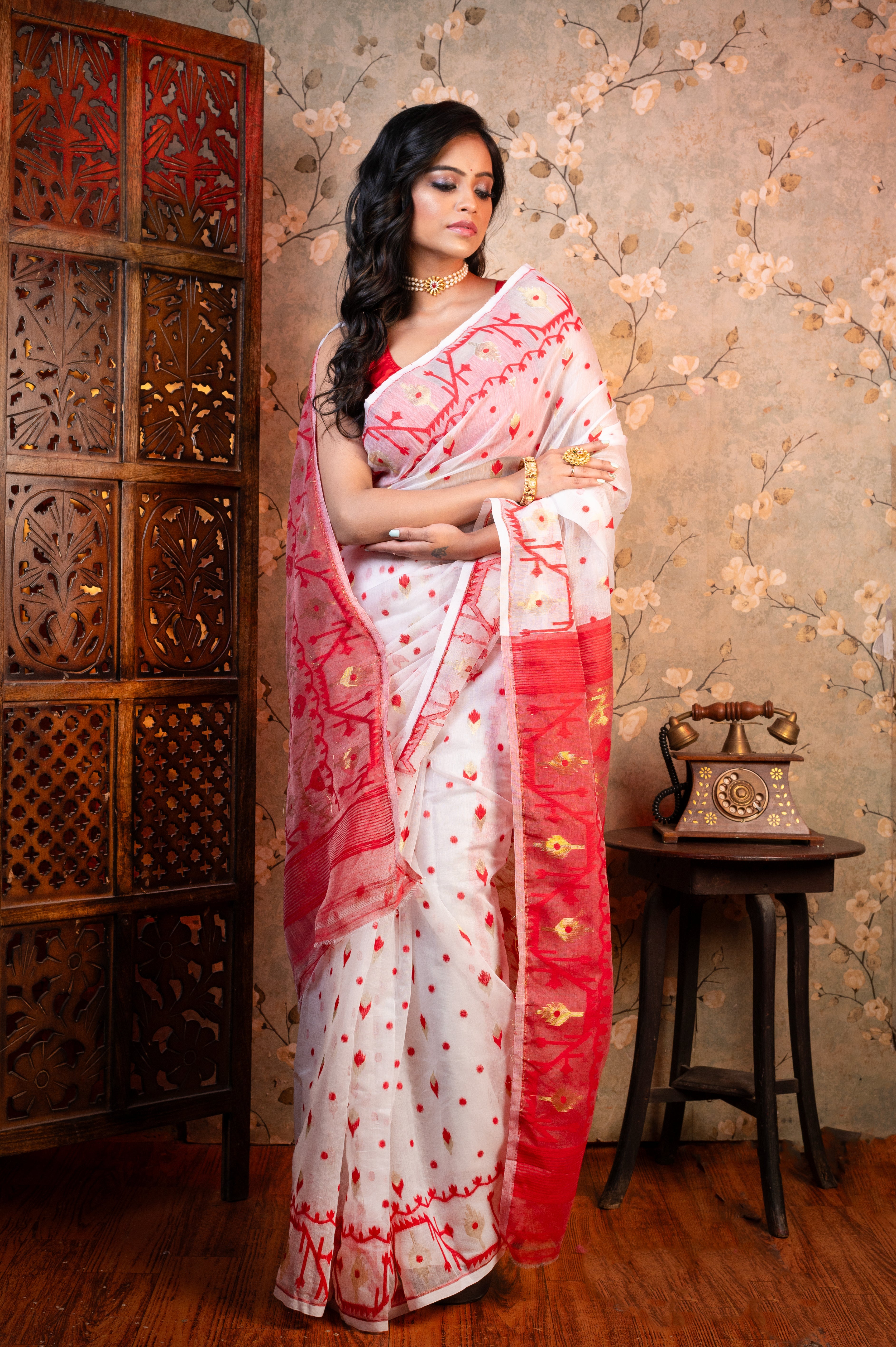 Women's White And Red Cotton Jamdani Saree With Multicolor Woven Motifs - Aanika