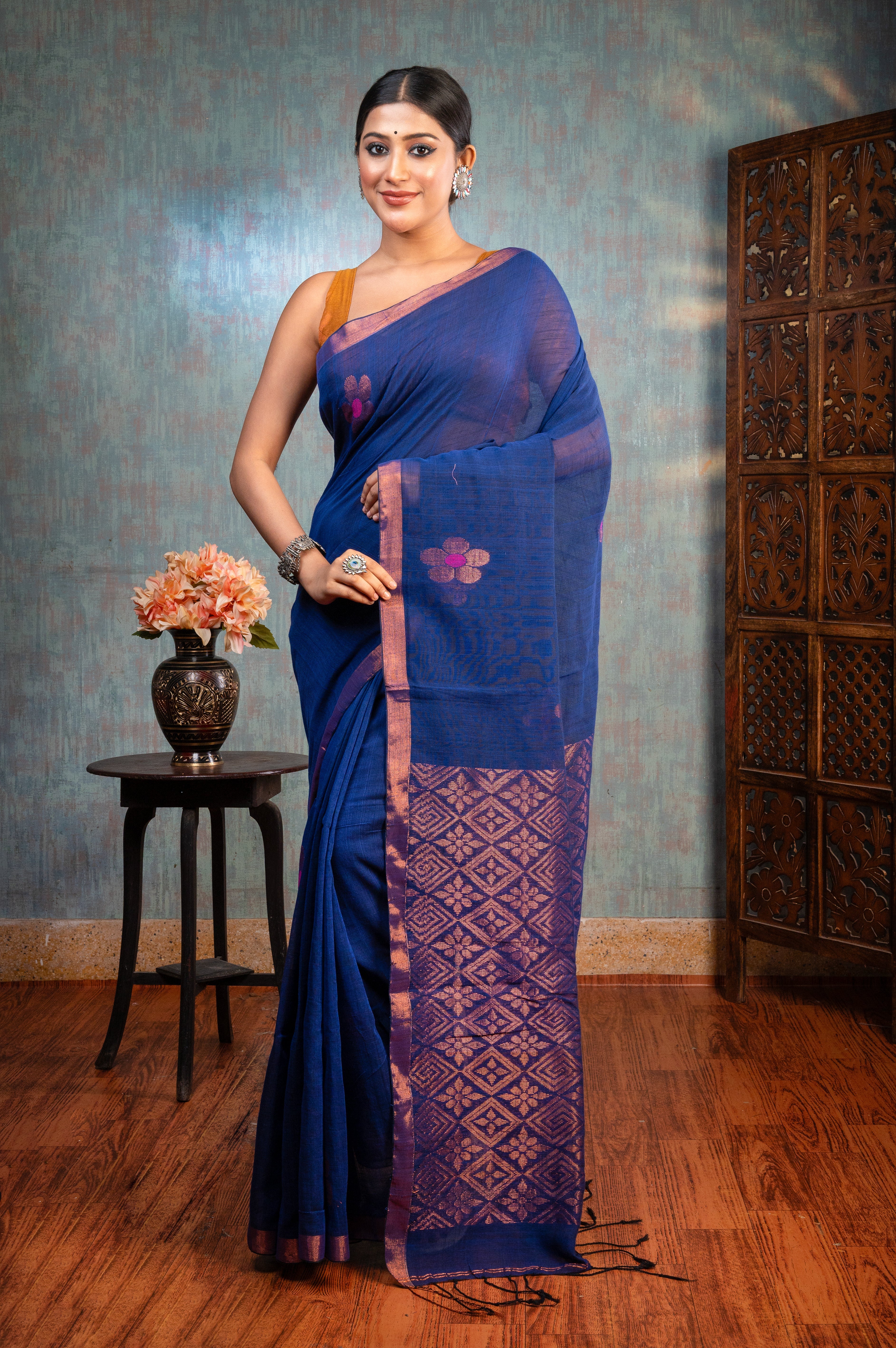 Women's Navy Blue Pure Handloom Linen Saree With Floral Woven Motifs - Aanika