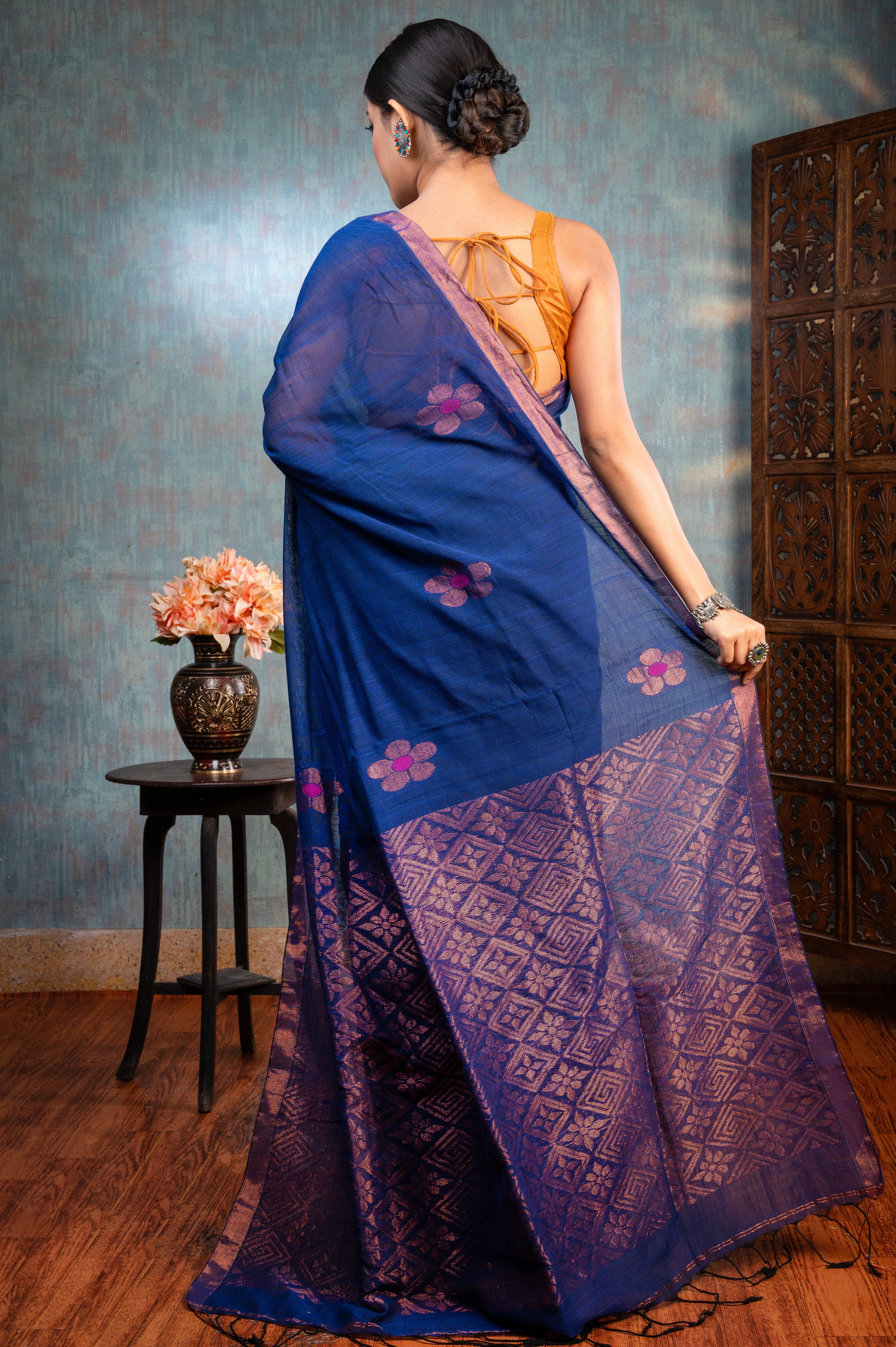 Women's Navy Blue Pure Handloom Linen Saree With Floral Woven Motifs - Aanika