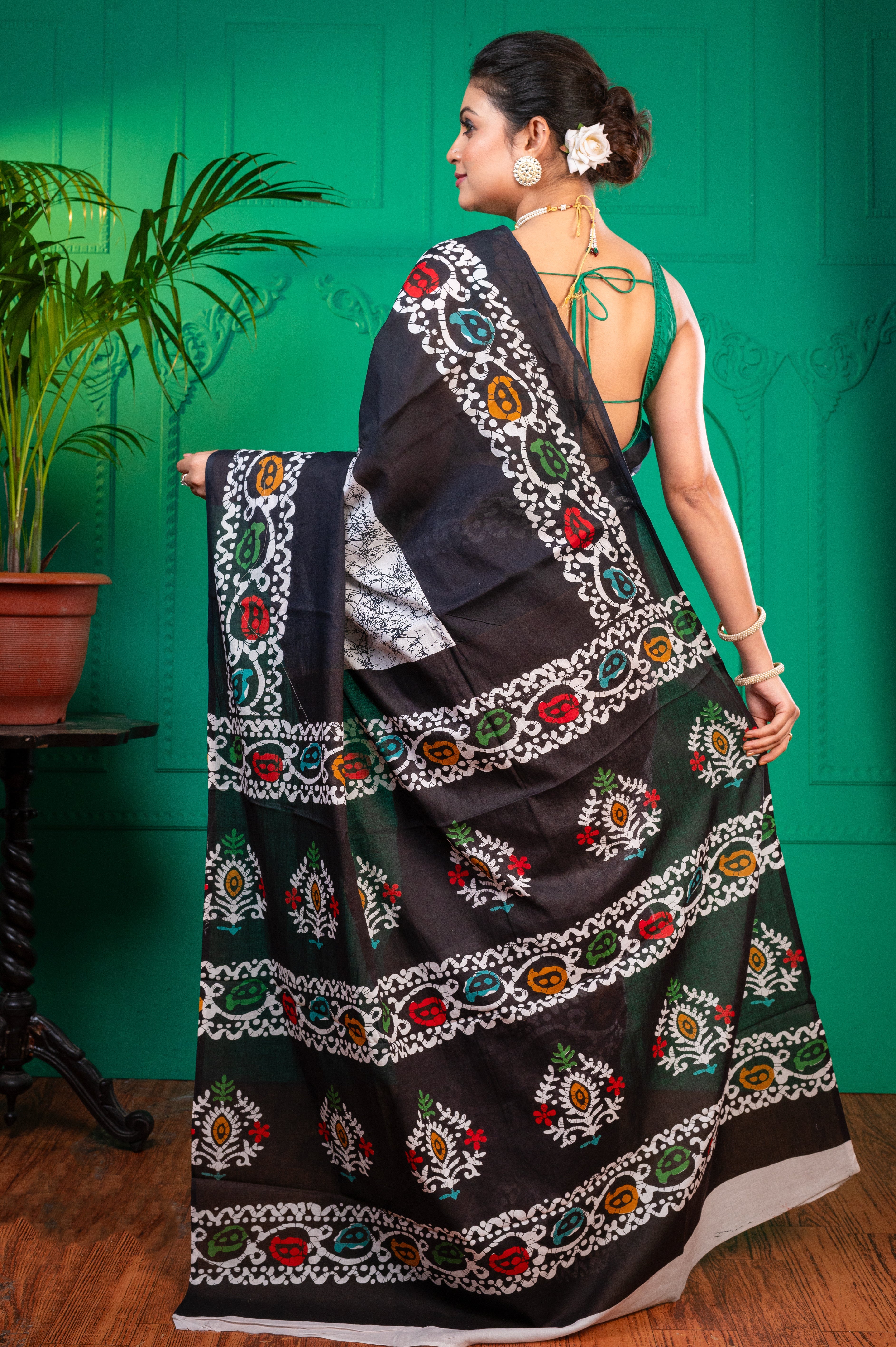 Women's Black Pure Bagru Malmal Cotton Saree With Batik Print - Aanika