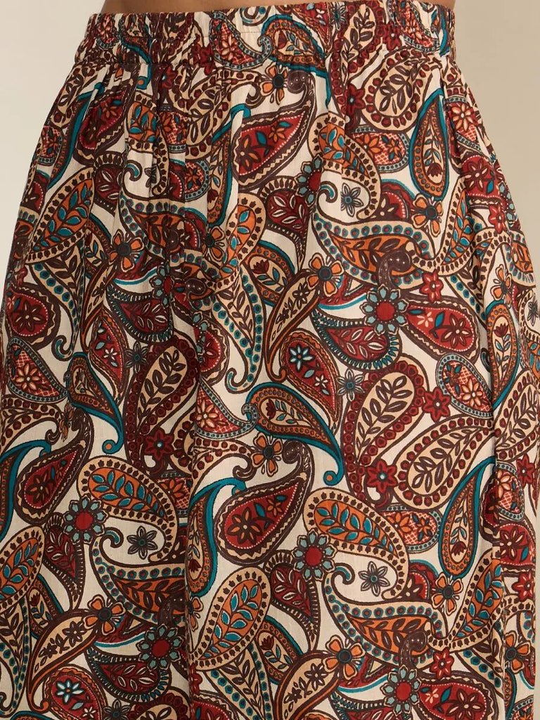 winered-woman-paisley-print-sleeveless-brown-coord-set