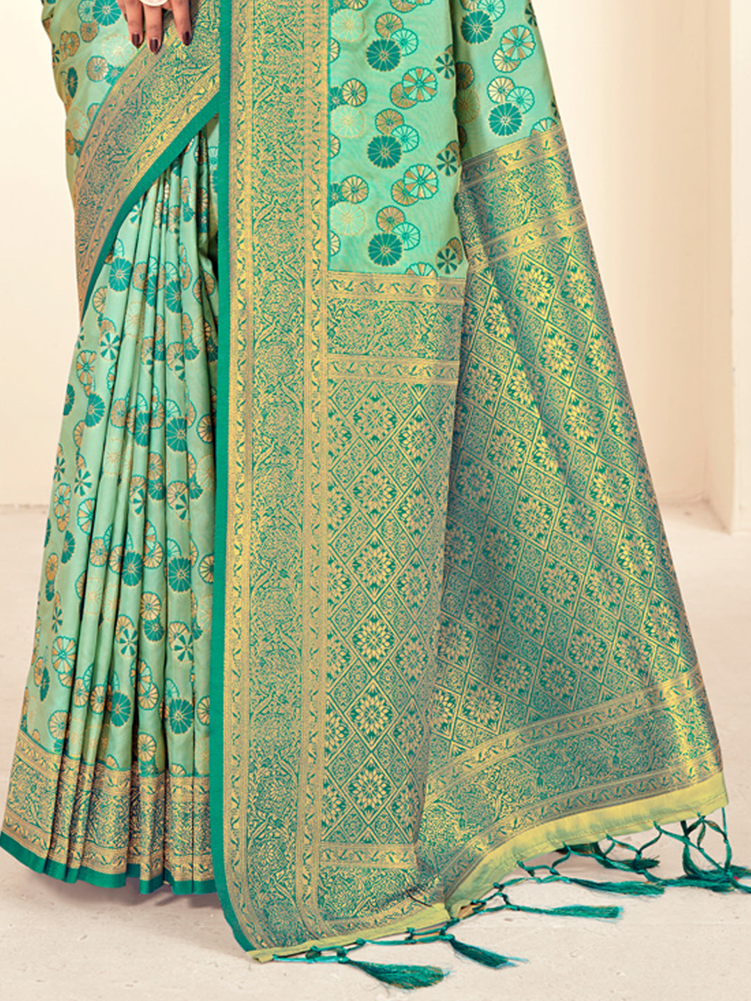 Women's Green Paithani Silk Woven Zari Work Traditional Tassels Saree - Sangam Prints