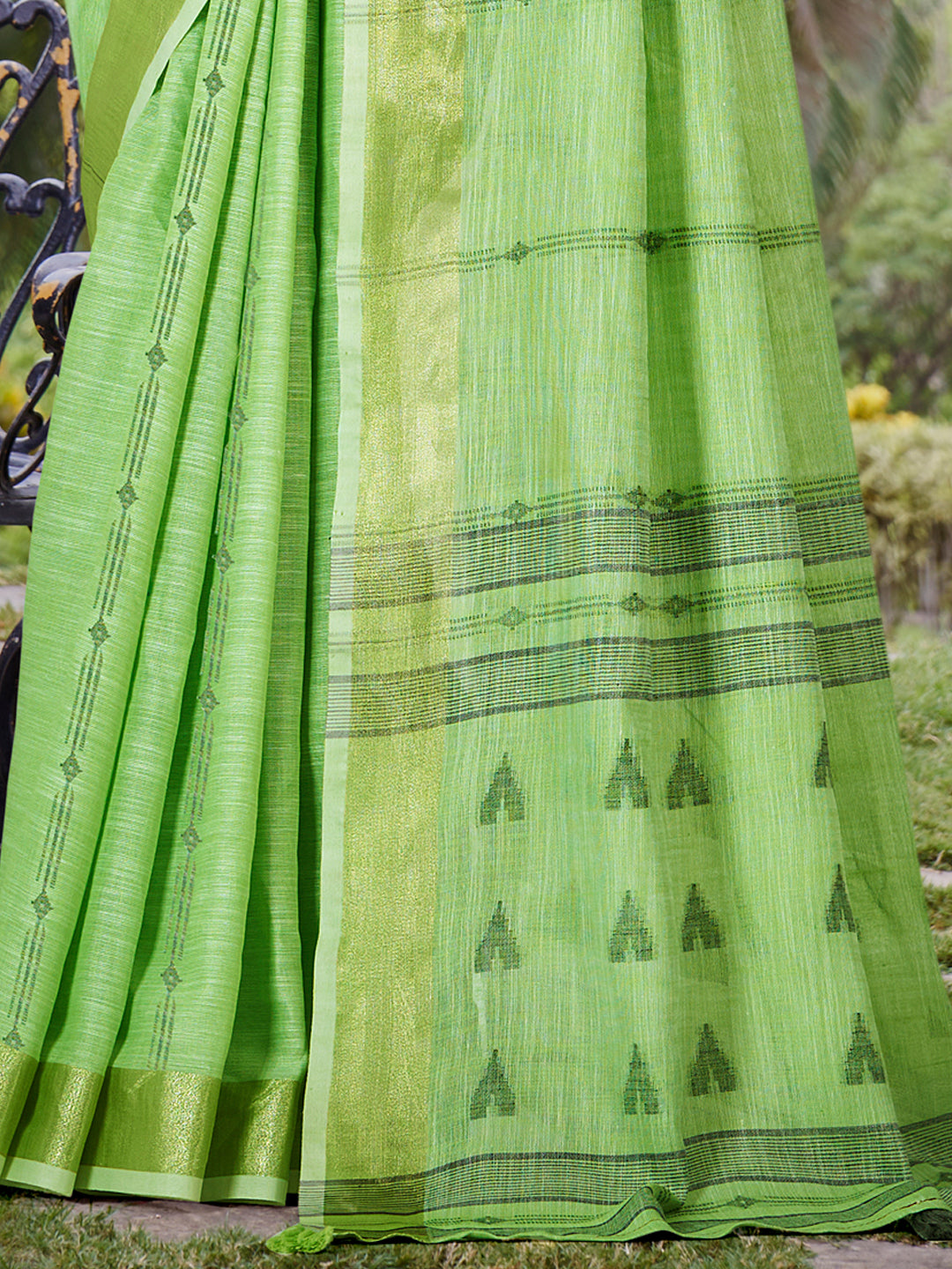 Green Cotton Woven Work Party Wear Saree - Sangam Prints