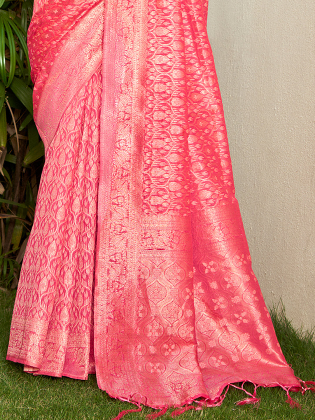 Women's Pink Cotton Woven Work Traditional Tassels Saree - Sangam Prints