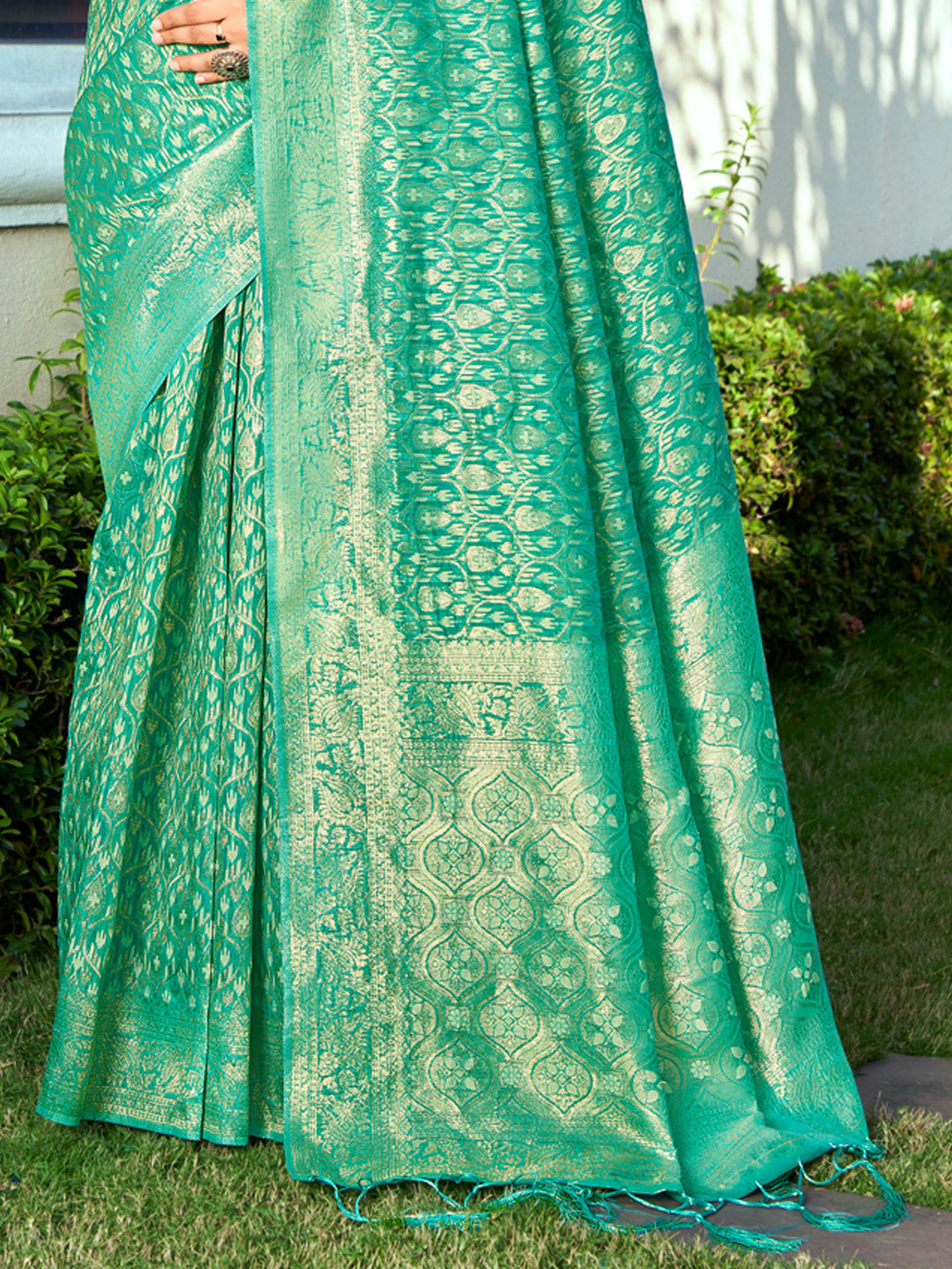 Women's Rama Green Cotton Woven Work Traditional Tassels Saree - Sangam Prints