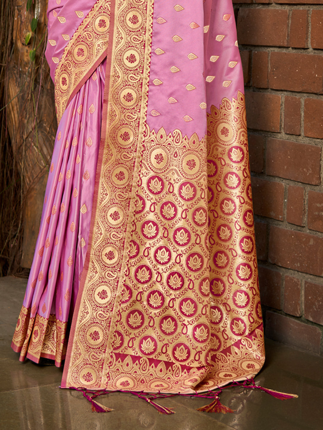 Women's Purple Stain Silk Woven Work Traditional Tassels Saree - Sangam Prints