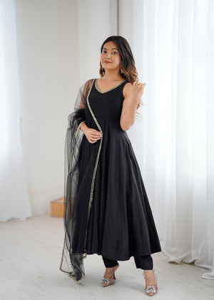 Color_Black