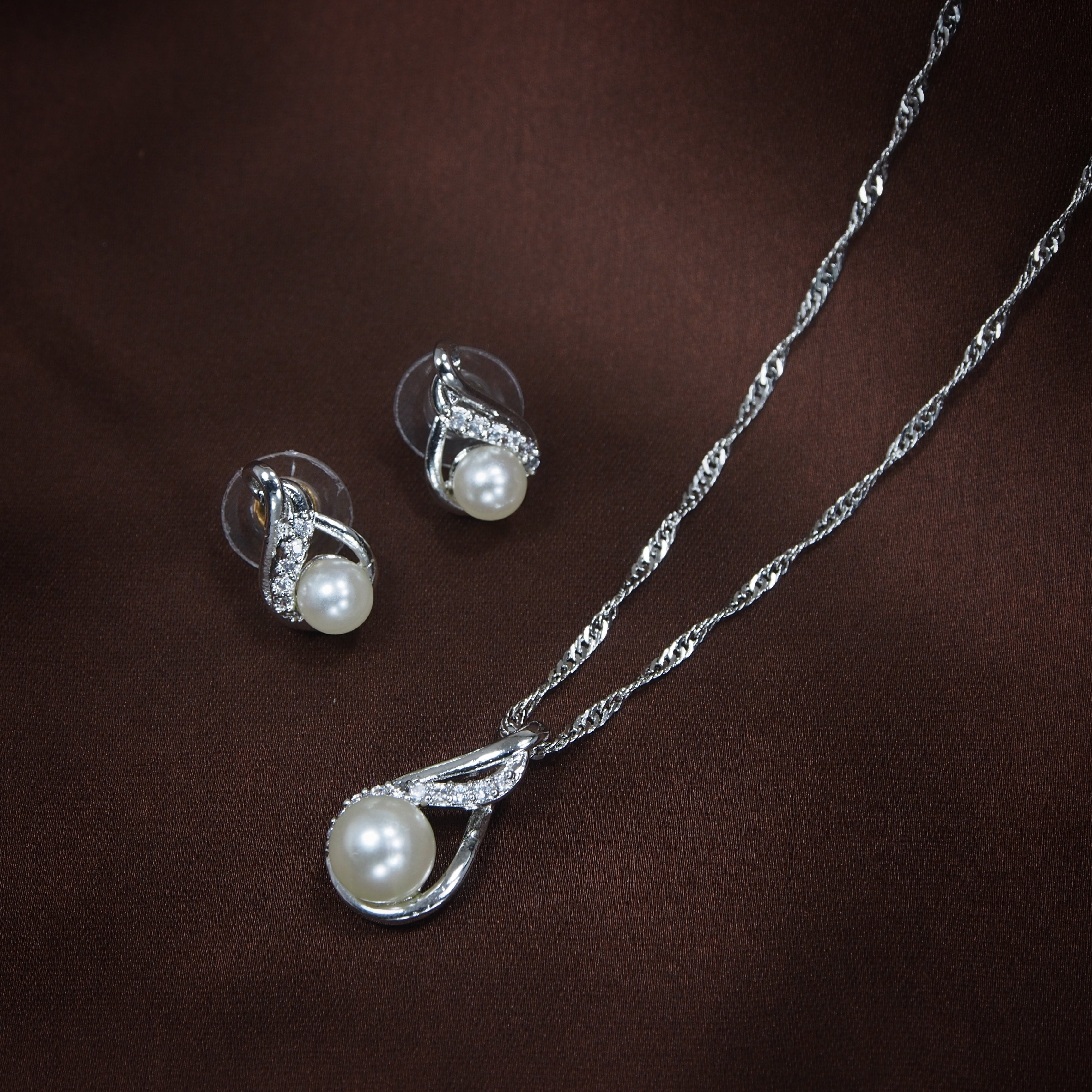Women's 18k Rhodium Plated Pearl & Cubic Zirconia Twisted Pendant Necklace Set with Earrings