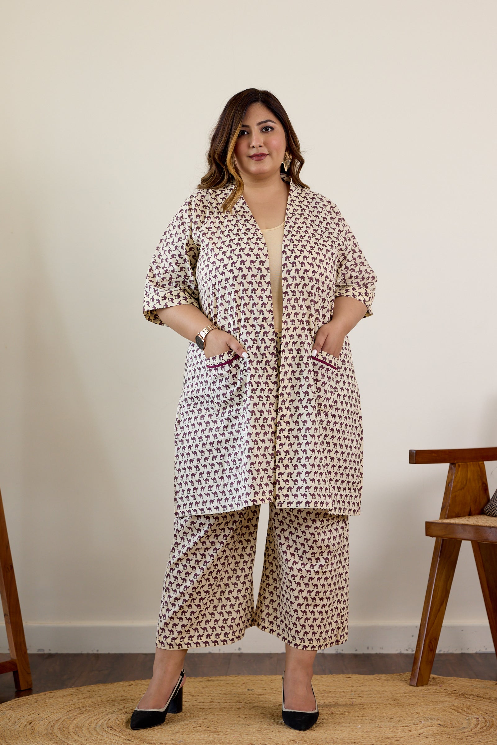 Women's Camel Print Jacket And Pants Set(Set Of 2) - Nangalia Ruchira