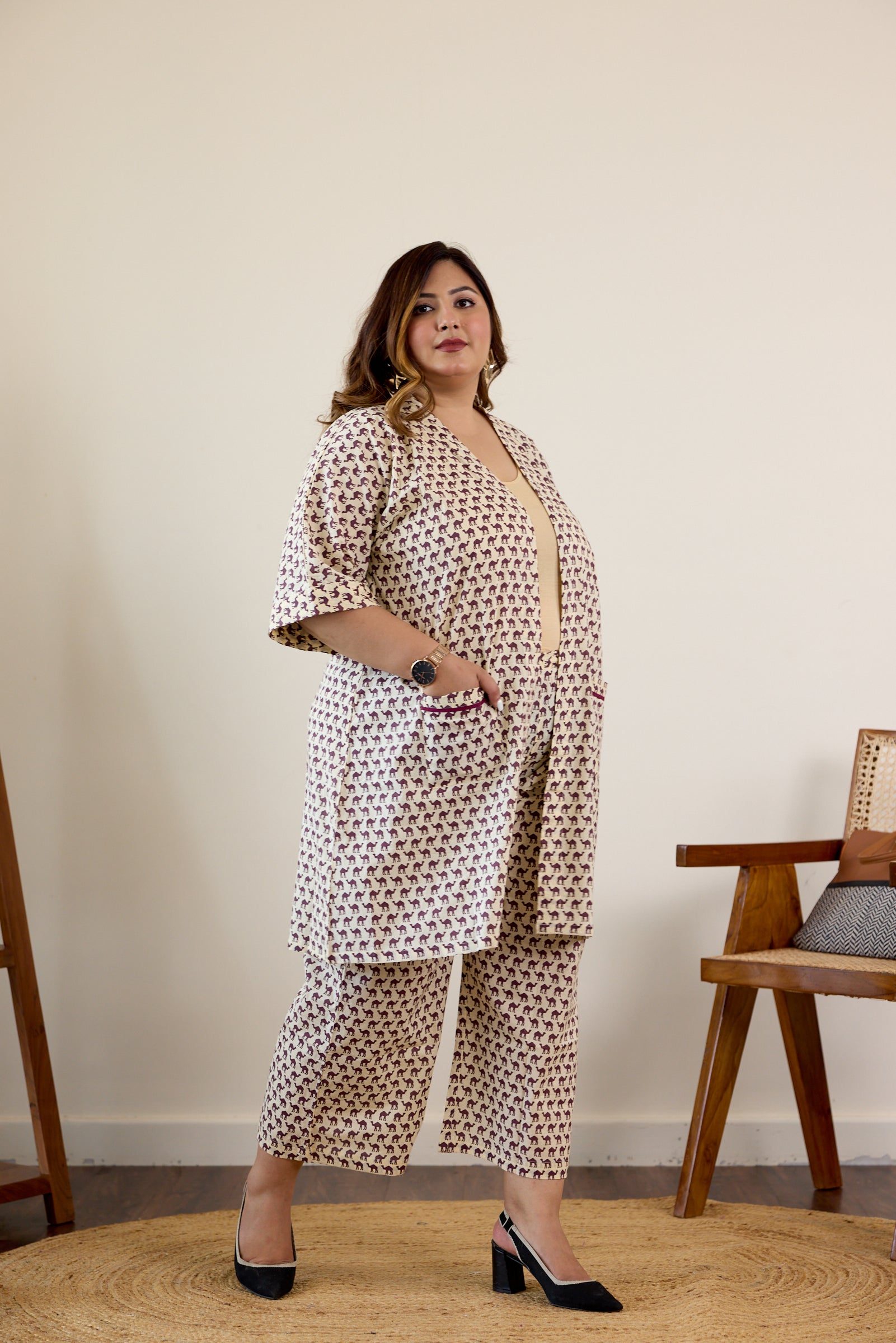 Women's Camel Print Jacket And Pants Set(Set Of 2) - Nangalia Ruchira