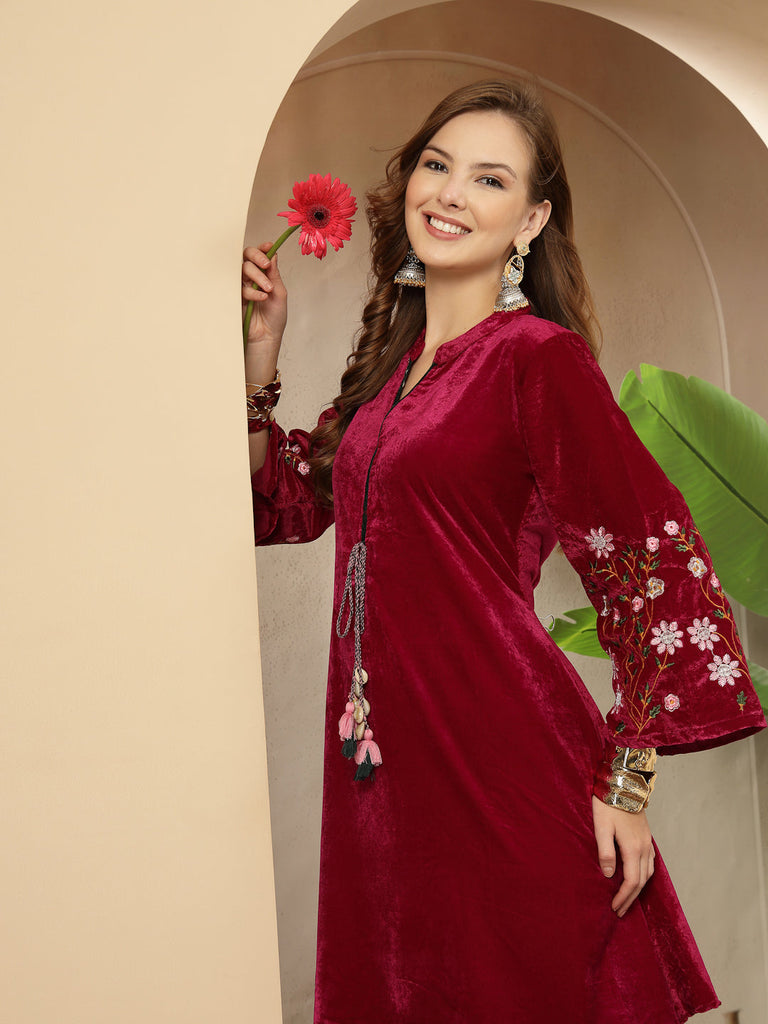 Women's Magenta Solid & Embroidered Velvet Co-Ord Set