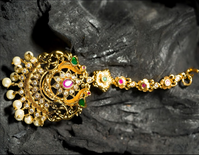 Women's Gold Plated Pink Green Rich Maang Tika For And Girls With Pearl Droppings