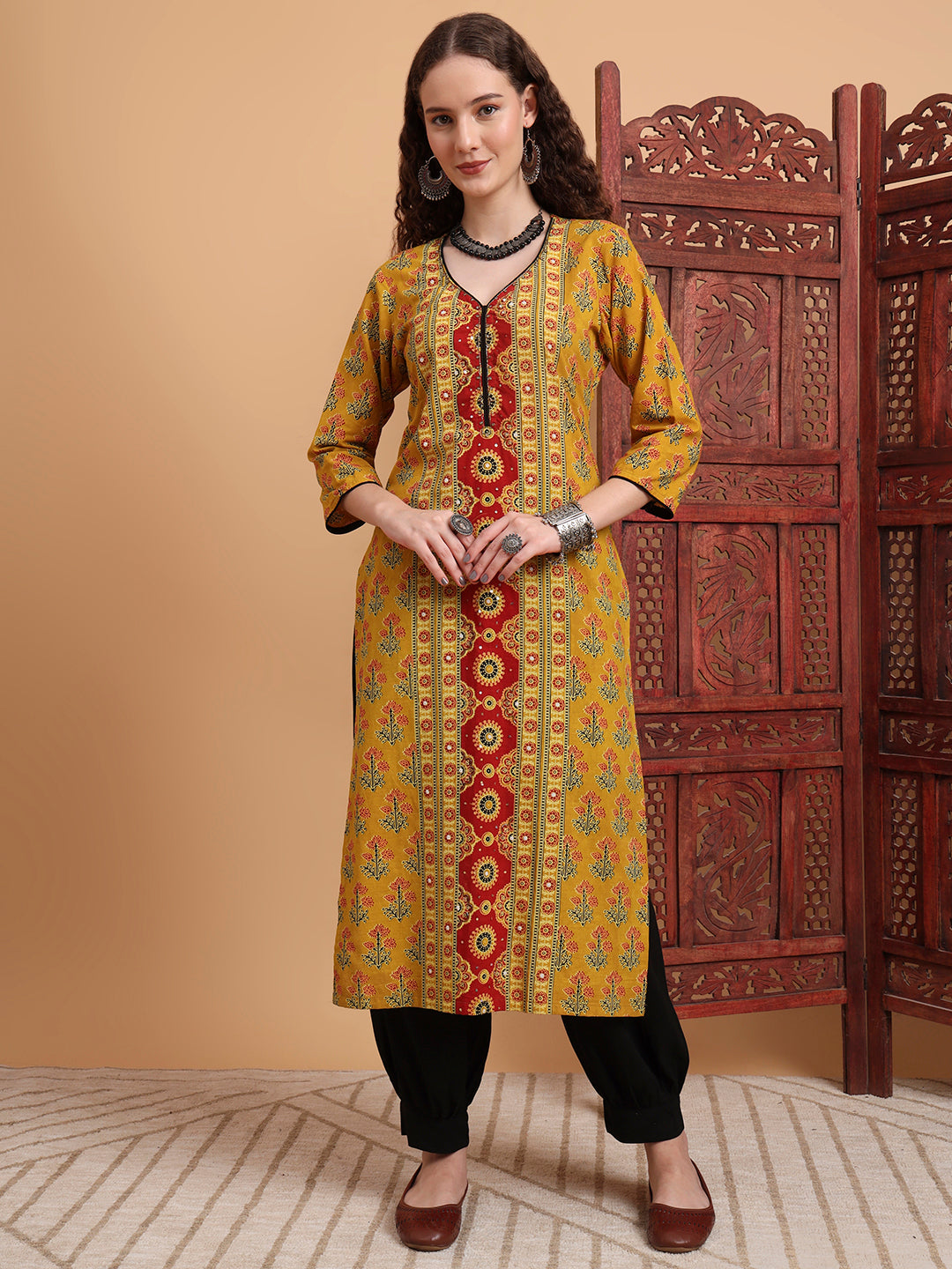 Women's Hand Block Prints White Ajrak Print Zardosi Embroidery Kurta