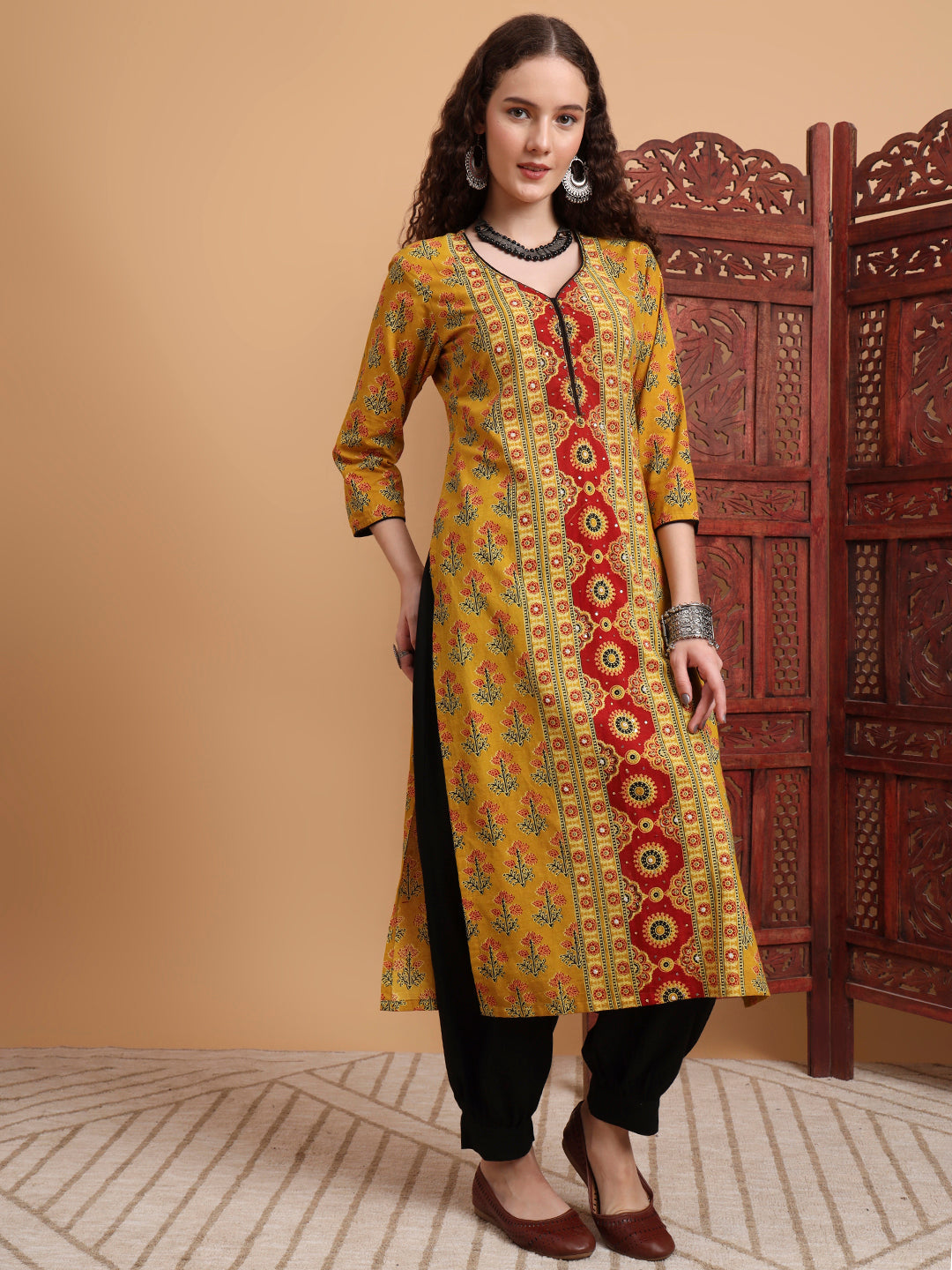 Women's Hand Block Prints White Ajrak Print Zardosi Embroidery Kurta