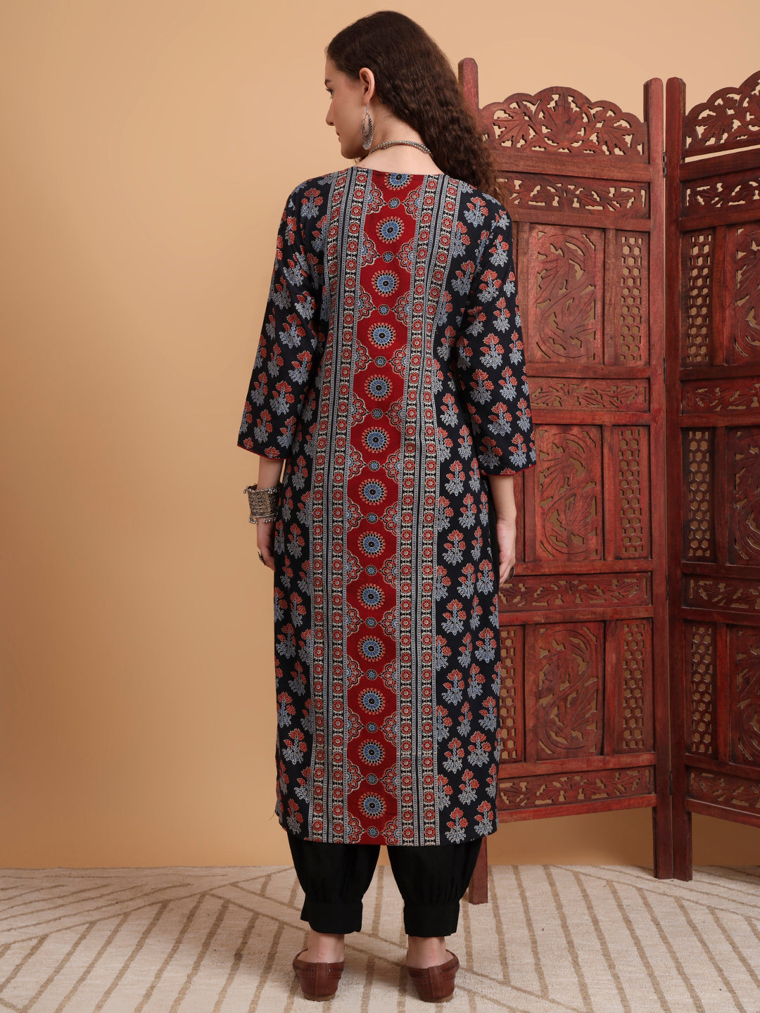 Women's Hand Block Ajrak Print Zardosi Embroidery Kurta