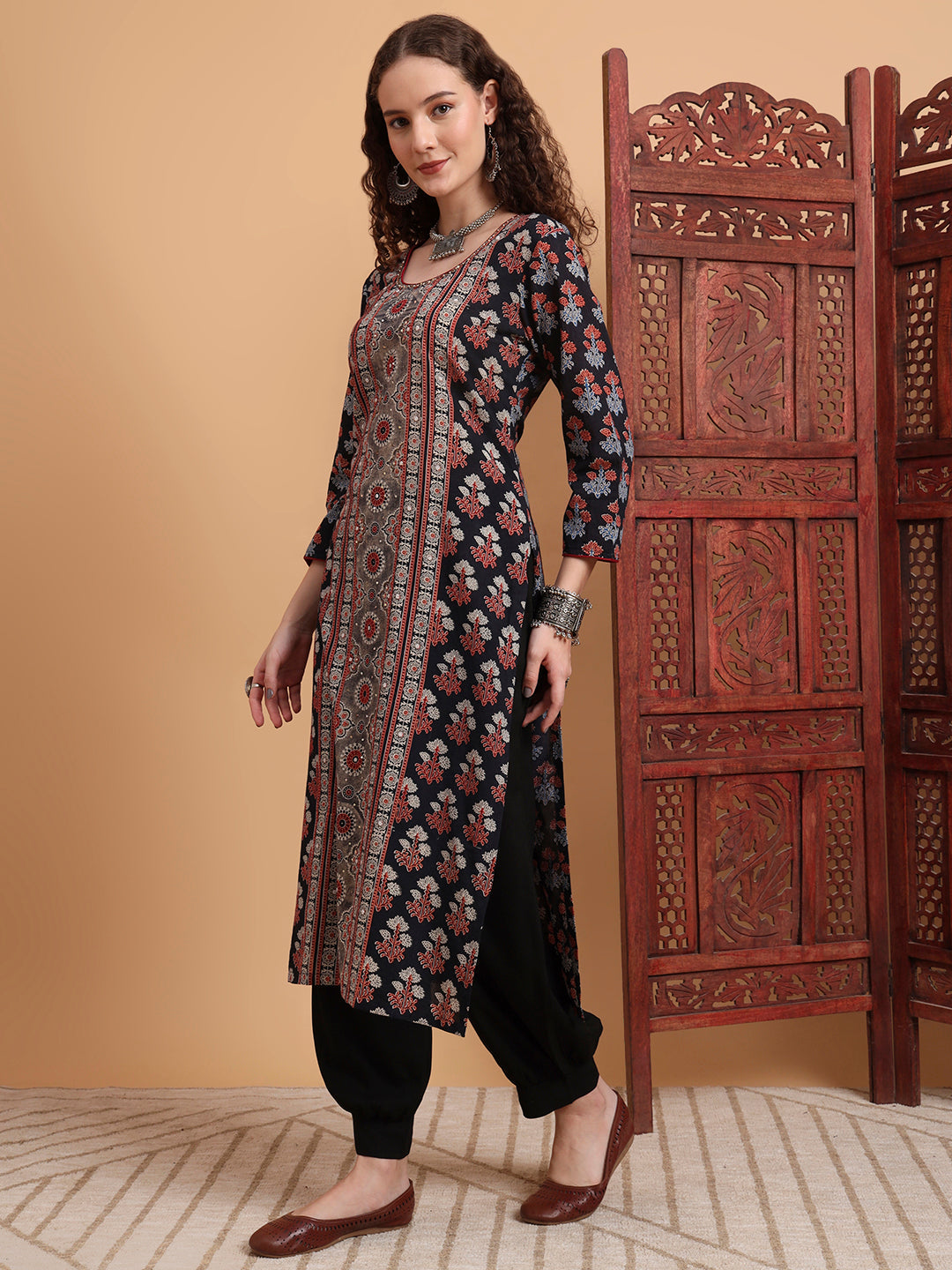 Women's Hand Block Ajrak Print Zardosi Embroidery Kurta