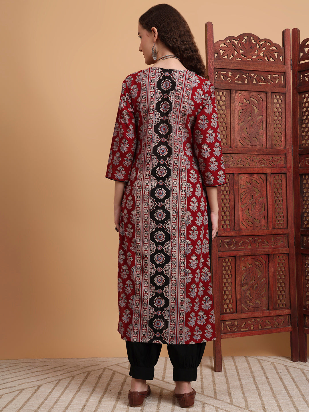 Women's Hand Block Ajrak Print Zardosi Kurta