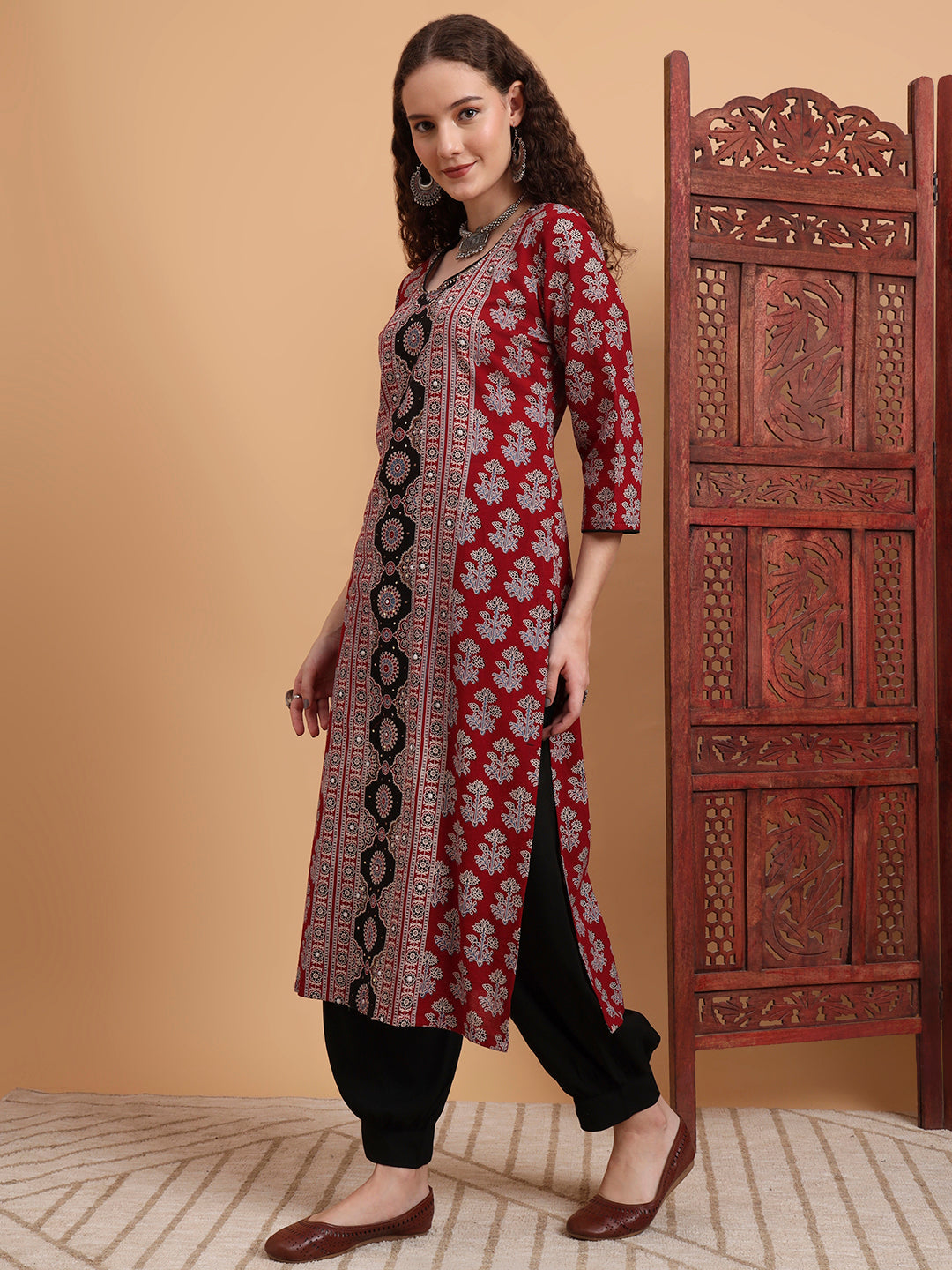 Women's Hand Block Ajrak Print Zardosi Kurta