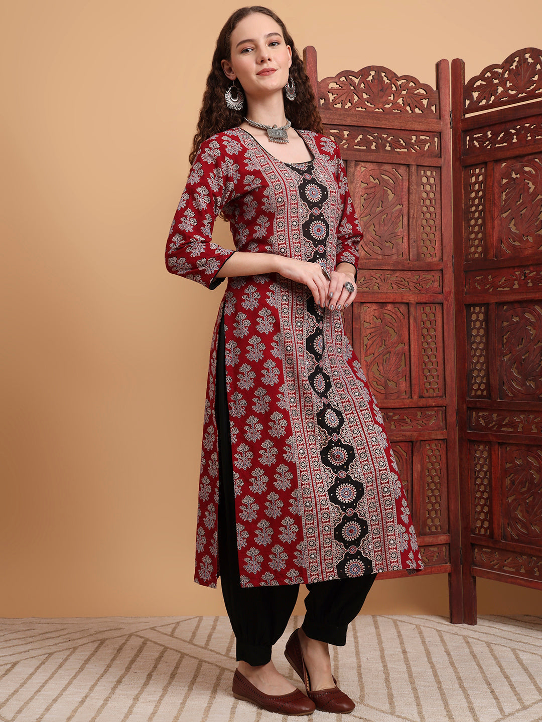 Women's Hand Block Ajrak Print Zardosi Kurta