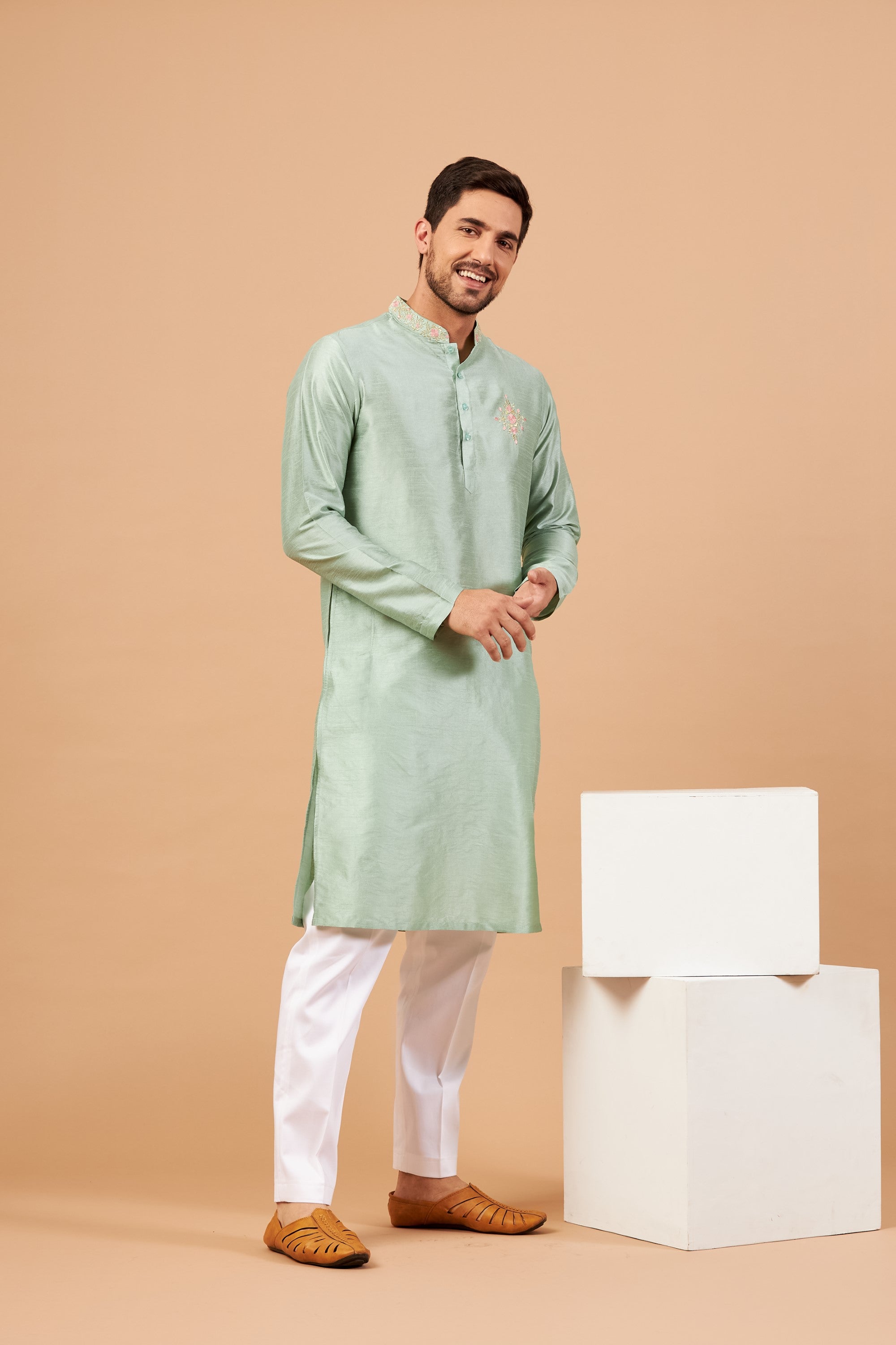 Men's Amil Traditional Embroidered Pastel Green Kurta With Crop Pants - Hilo Design