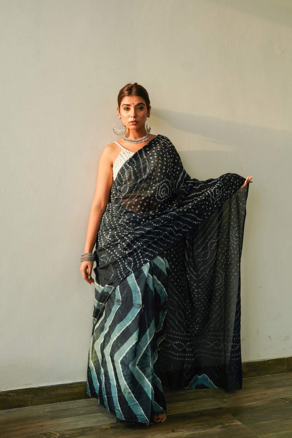 Women's Slate Grey Bandhani Saree - Nangalia Ruchira