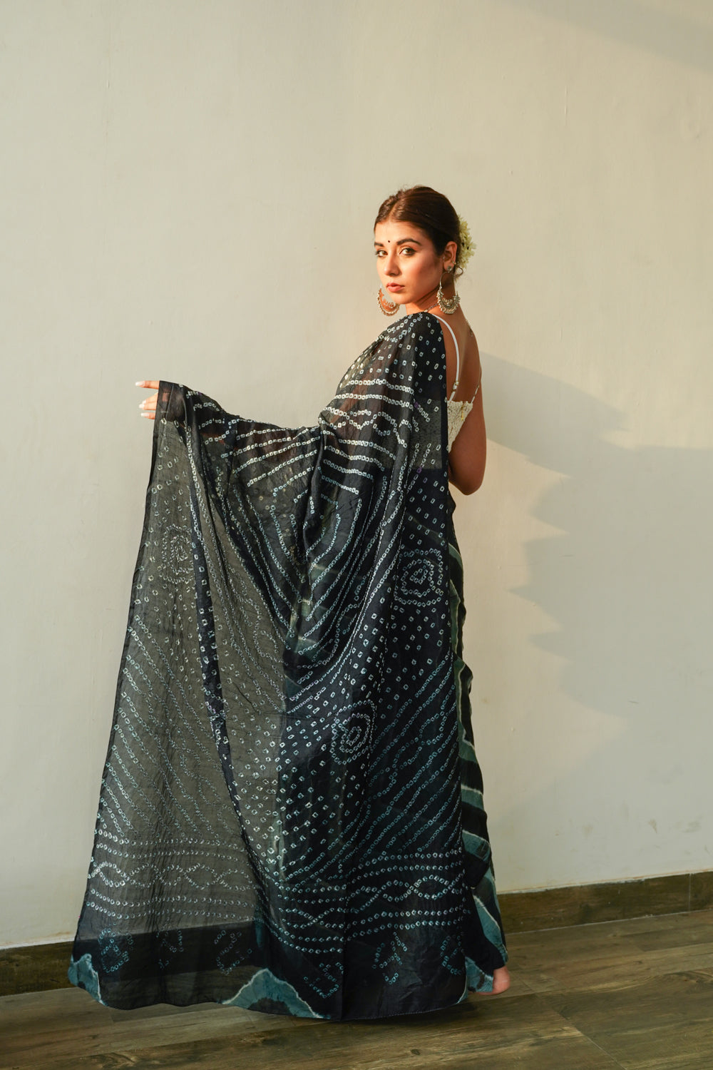 Women's Slate Grey Bandhani Saree - Nangalia Ruchira