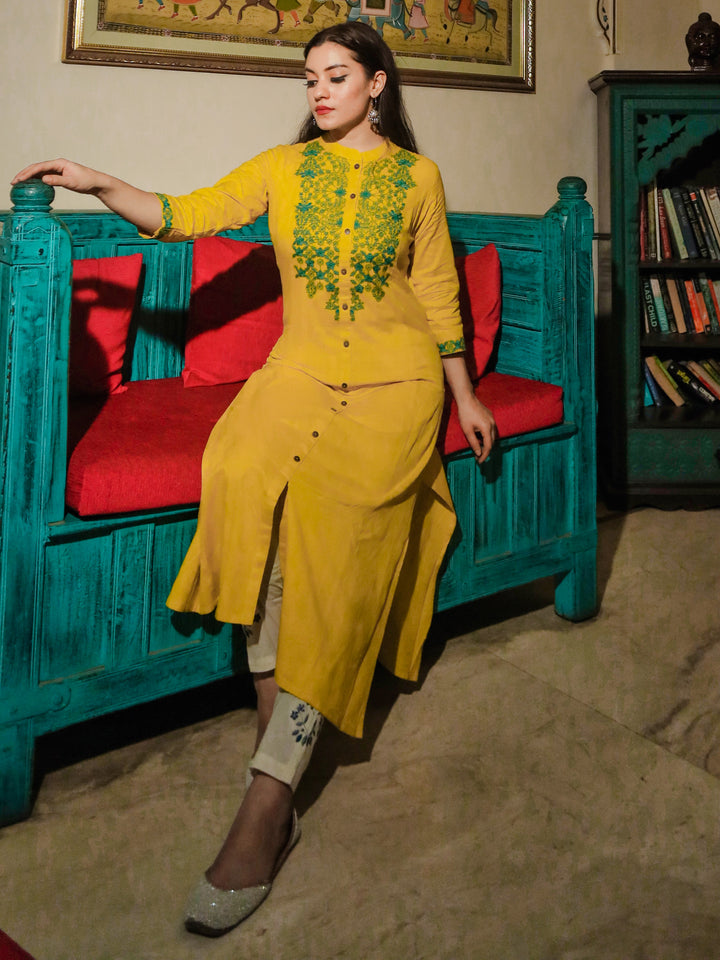 Women's Women's Yellow Regular A-Line Calf Long Kurta - Taantav