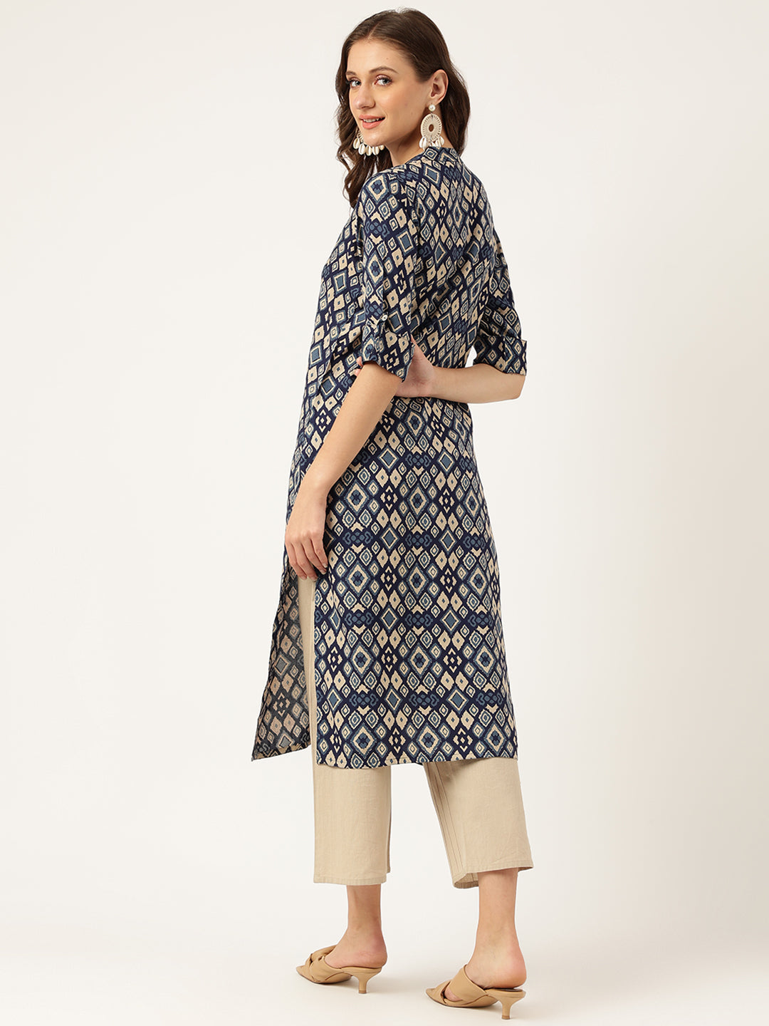 Women's Navy Blue Floral Digital Printed Straight Fold Sleeve Kurta - Taantav