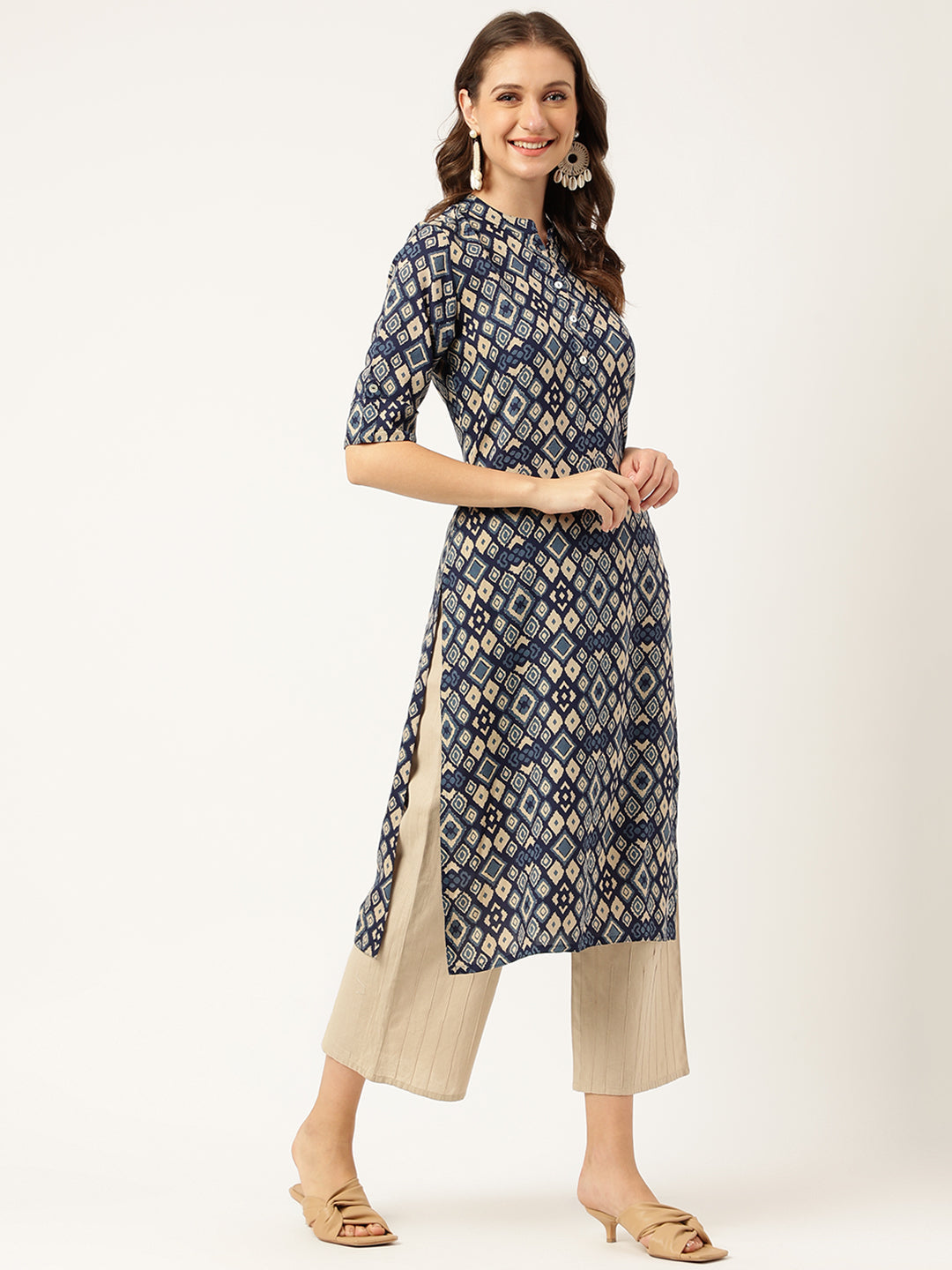 Women's Navy Blue Floral Digital Printed Straight Fold Sleeve Kurta - Taantav