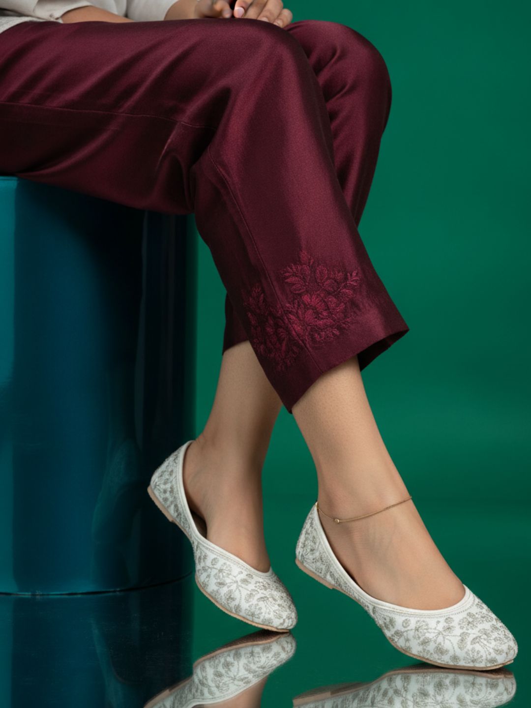 Women's White Indian Ethnic Punjabi Jutti Mojari Footwear