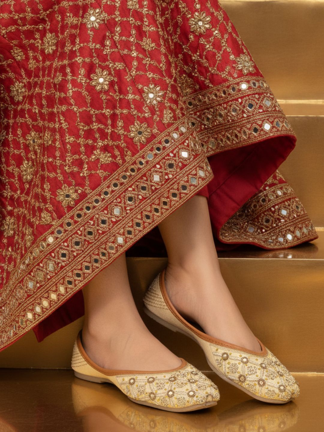 Women's Gold Indian Ethnic Punjabi Jutti Mojari Footwear