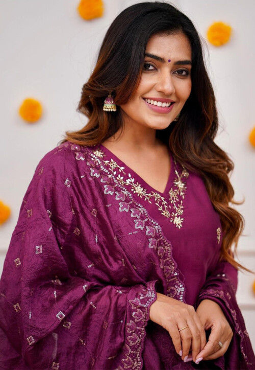 Women's Rani Viscos Embroidered Kurta Set