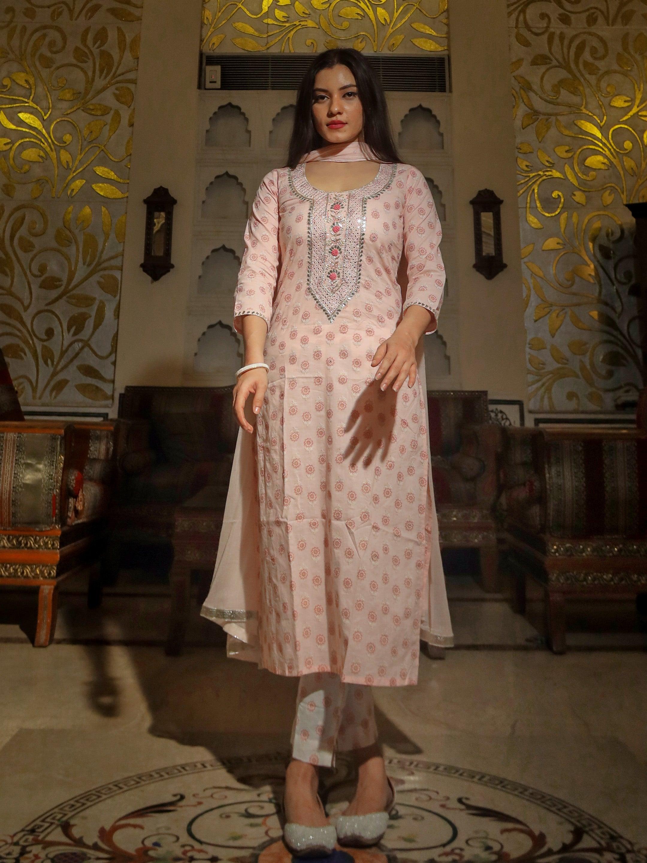 Women's Baby Pink Cotton Kurta Pant Set with Chiffon Dupatta - Taantav