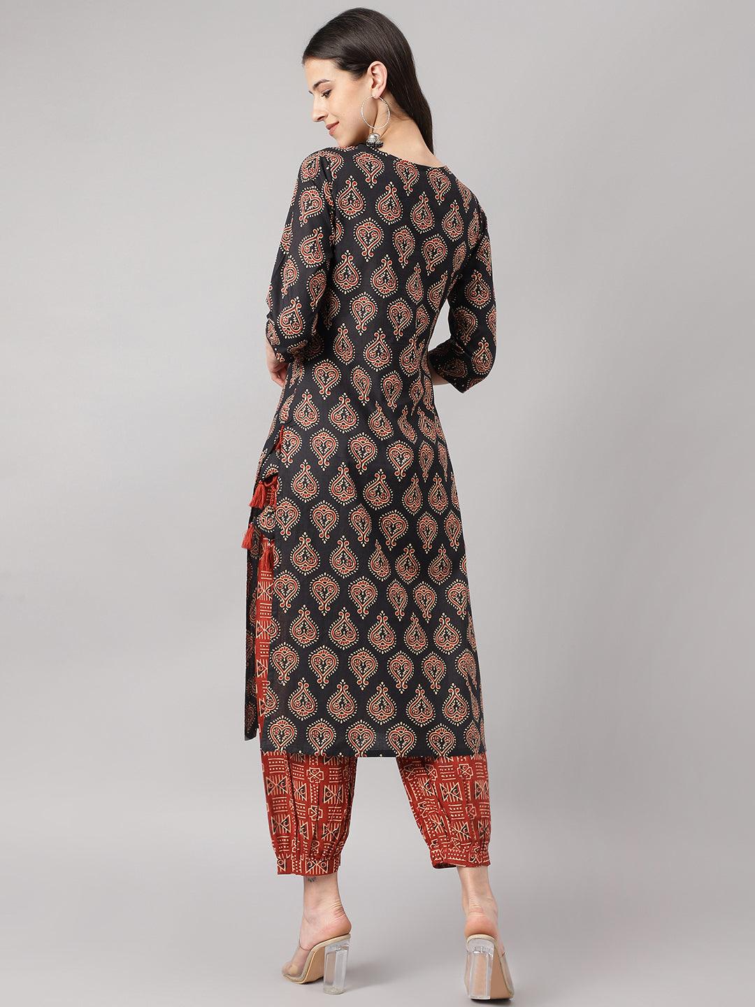 Women's Black and Red Cotton Buti Printed Kurta with hem Cuffed pant set - Taantav