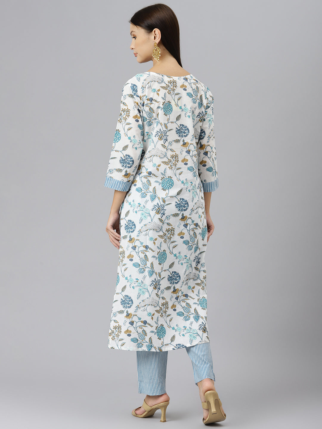 Women's White Floral Printed Pure Cotton Kurta with Trousers - Taantav