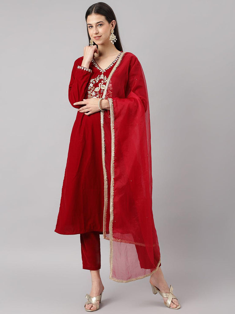 Women's Maroon Solid Velvet hand work Kurta pant With Organza Dupatta set